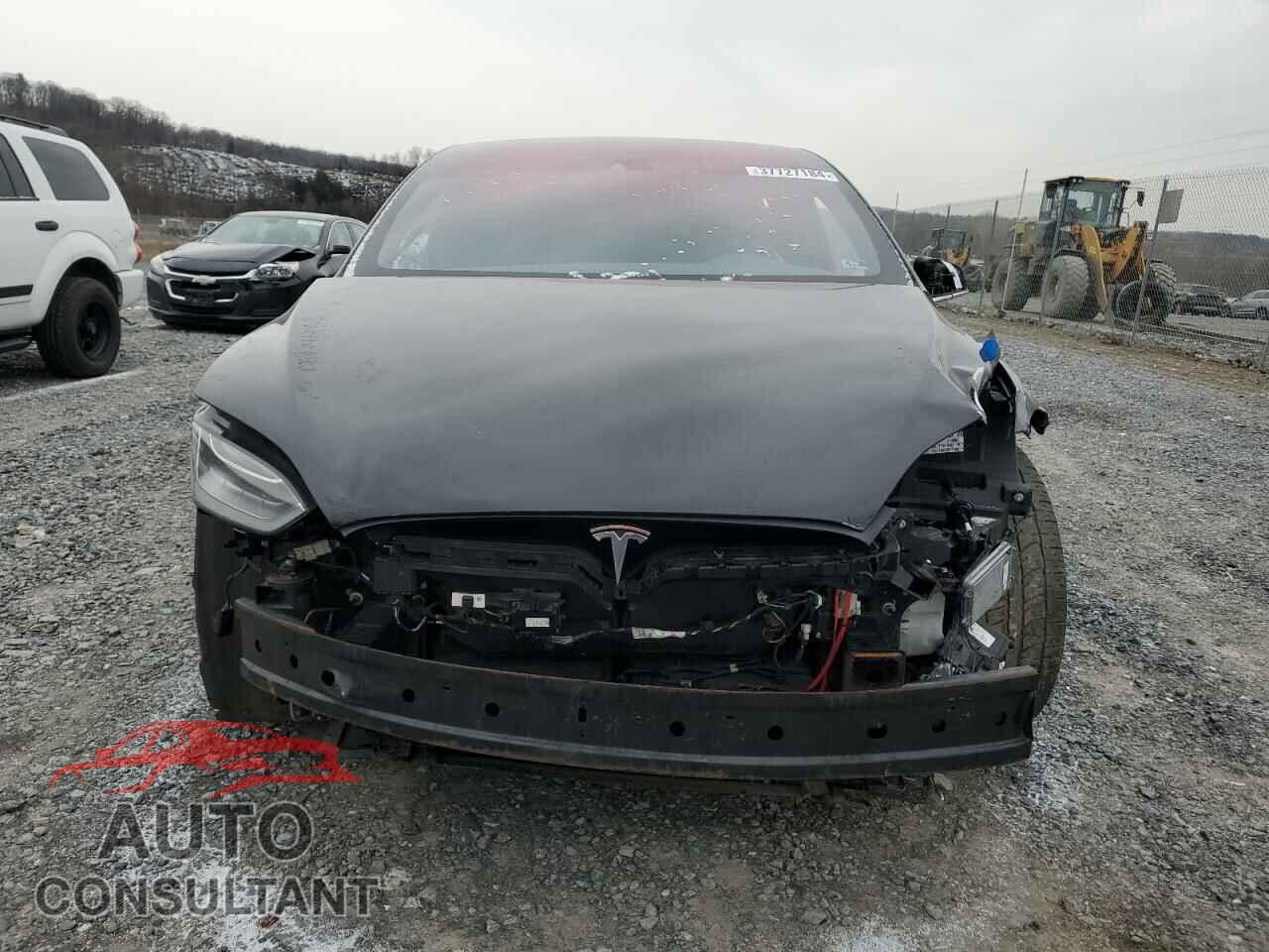 TESLA MODEL X 2016 - 5YJXCAE2XGF010813