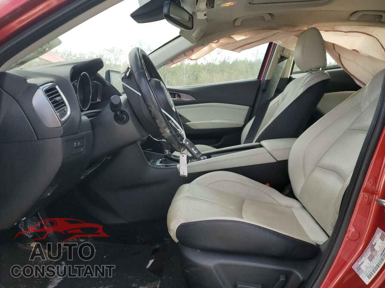 MAZDA 3 2018 - 3MZBN1M39JM163536