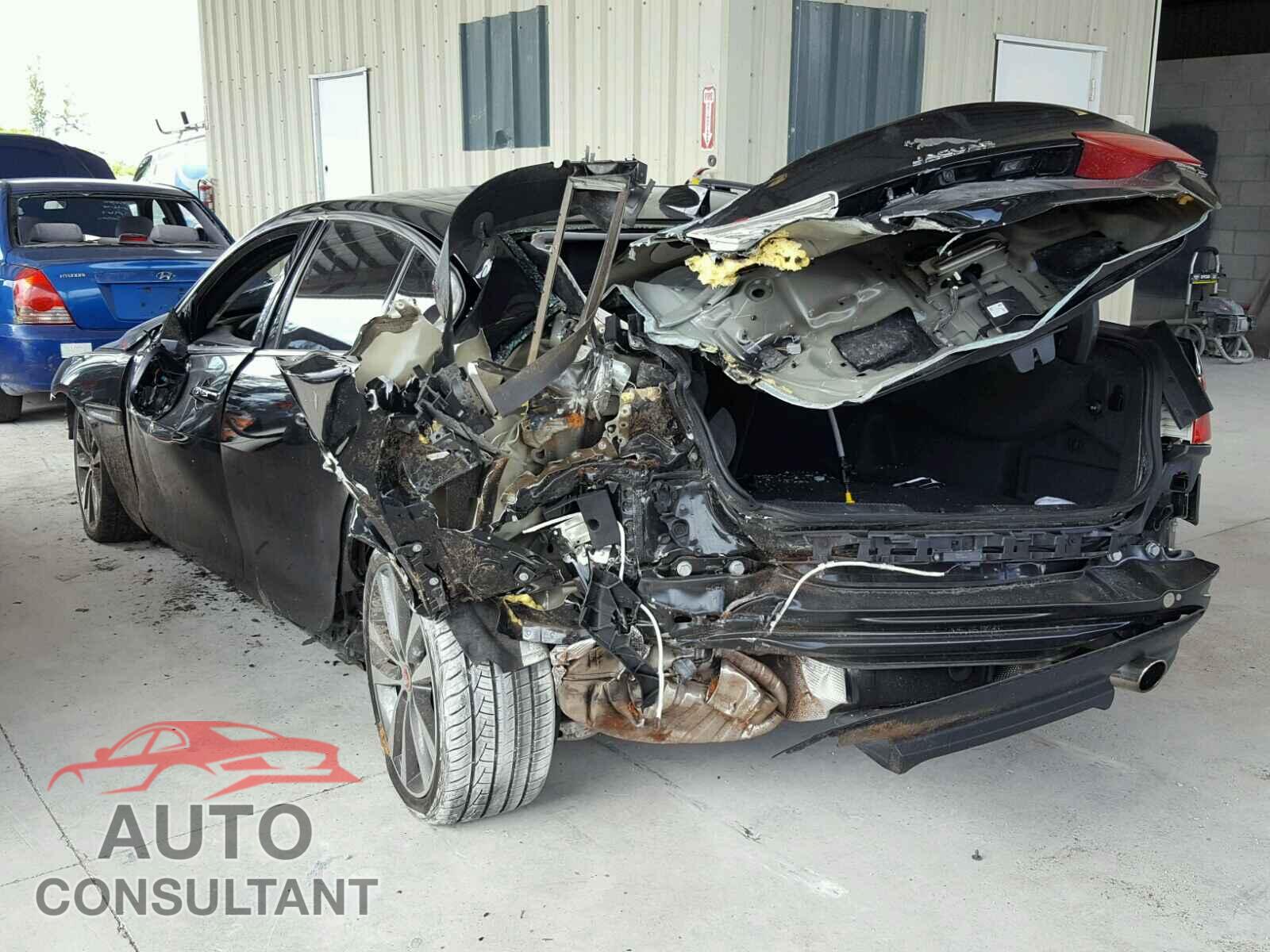 JAGUAR XE 2017 - SAJAE4BG2HA964405