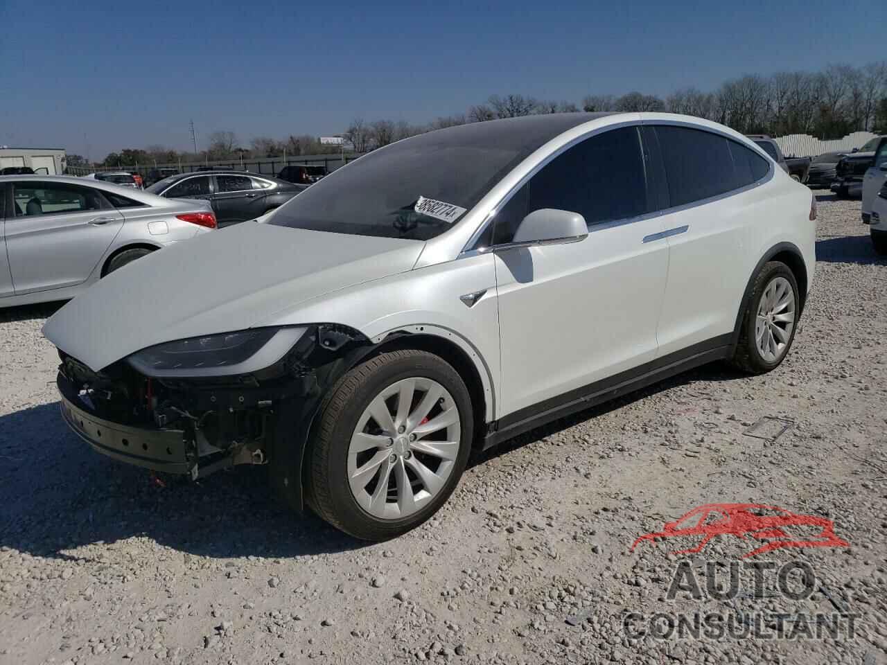 TESLA MODEL X 2018 - 5YJXCBE41JF142955