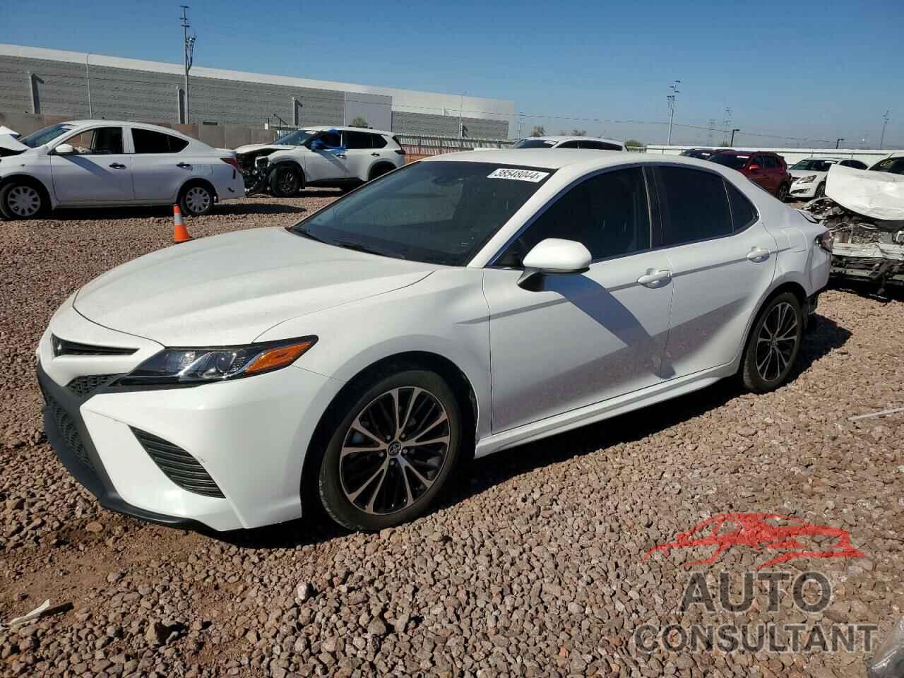 TOYOTA CAMRY 2018 - 4T1B11HK2JU151168