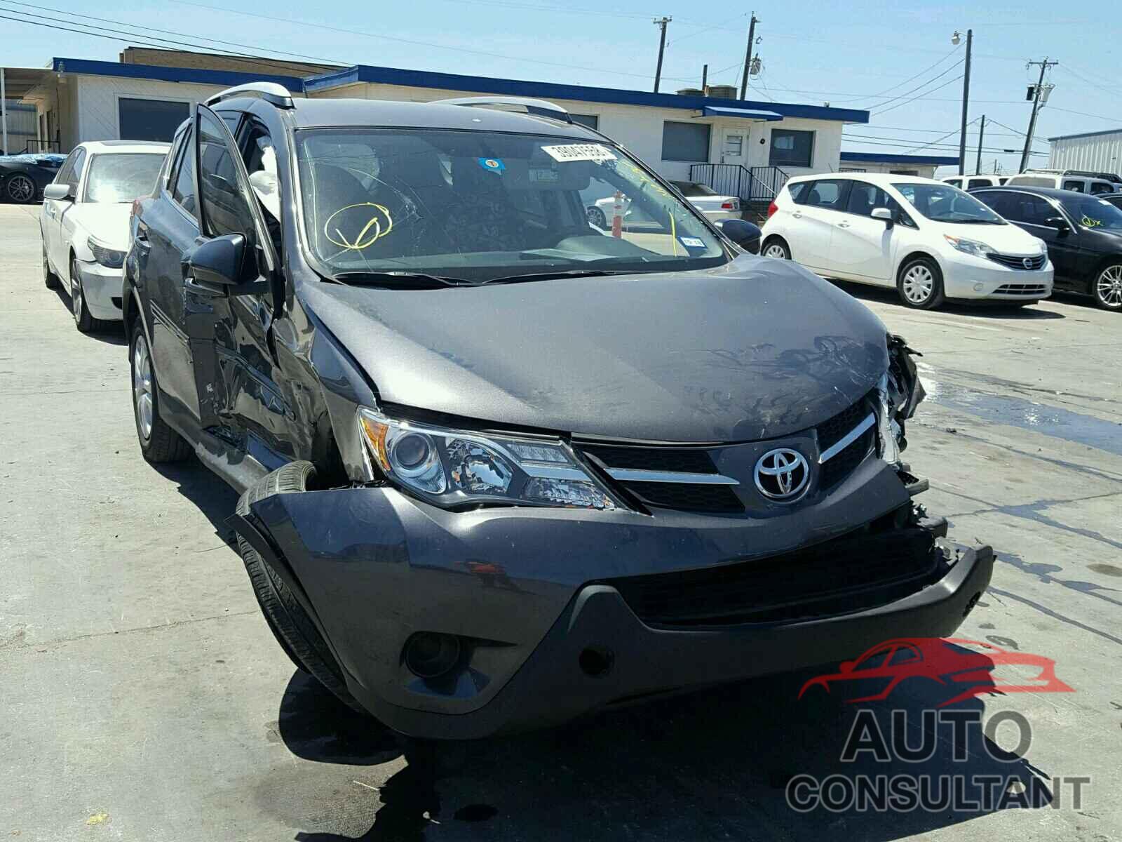 TOYOTA RAV4 LE 2015 - JTMZFREV9FJ055712