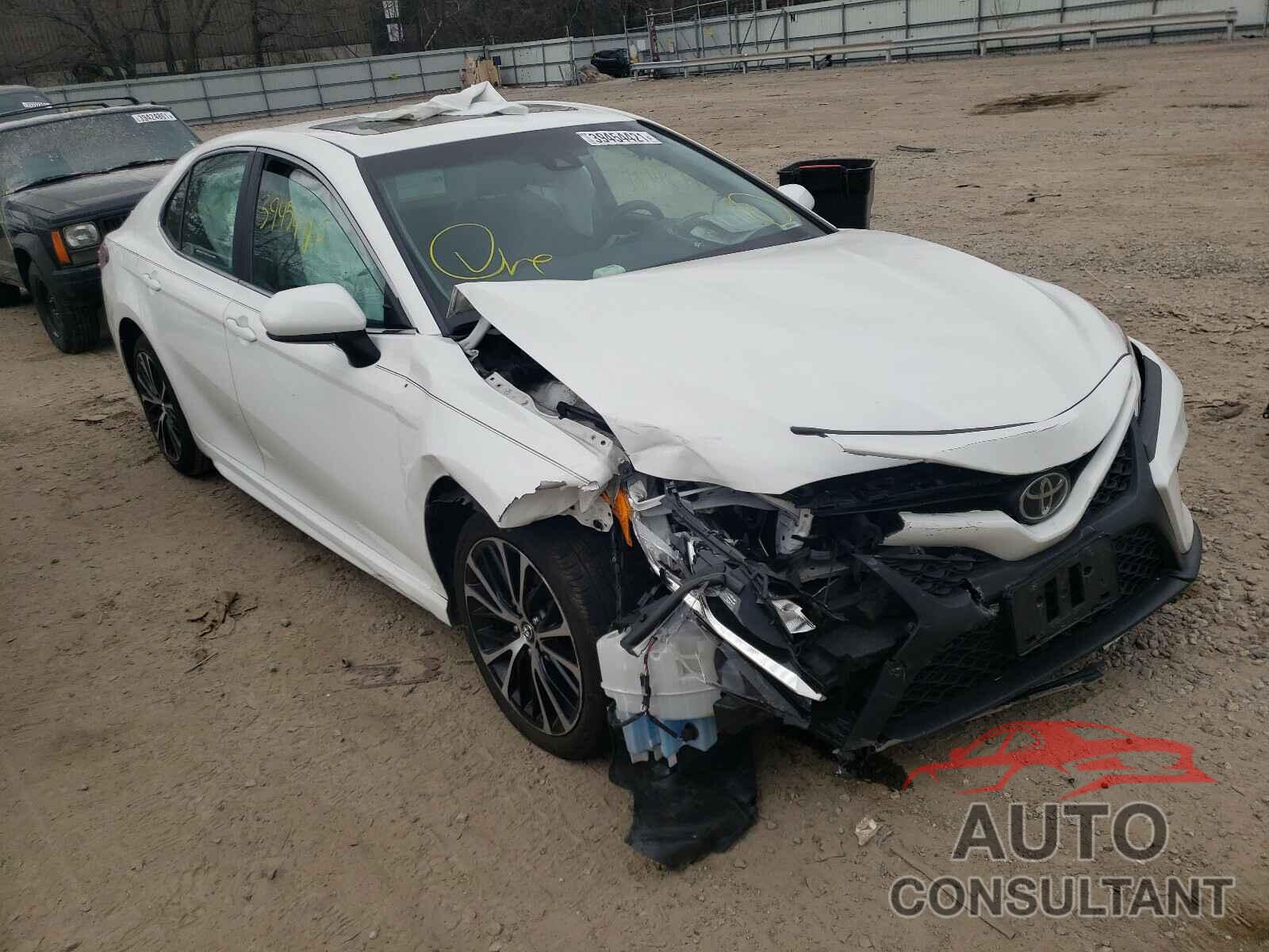 TOYOTA CAMRY 2018 - 4T1B11HK2JU668437