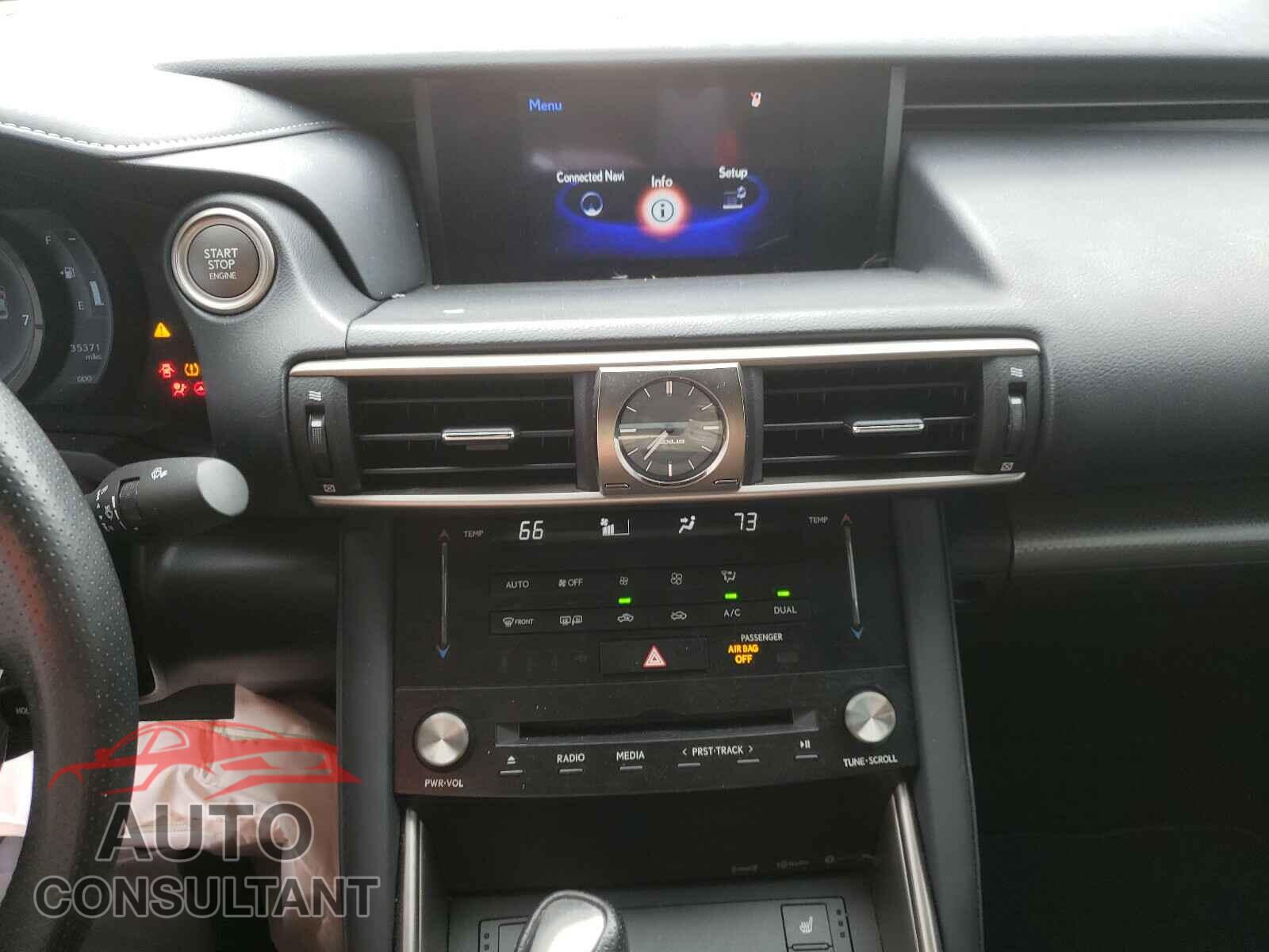 LEXUS IS 2017 - JTHBA1D22H5061614