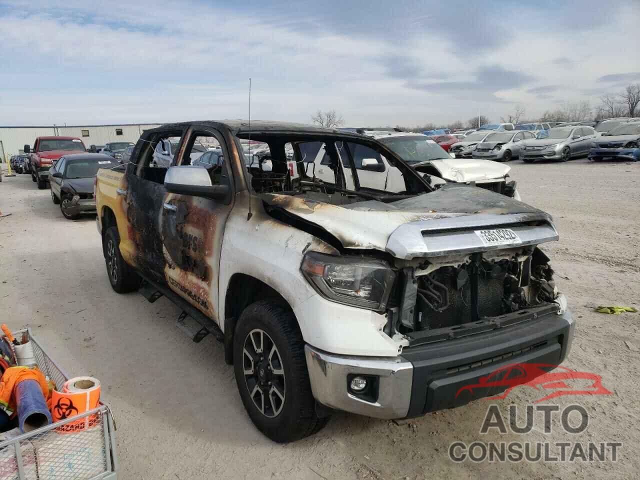 TOYOTA TUNDRA 2018 - 5TFHW5F17JX688828