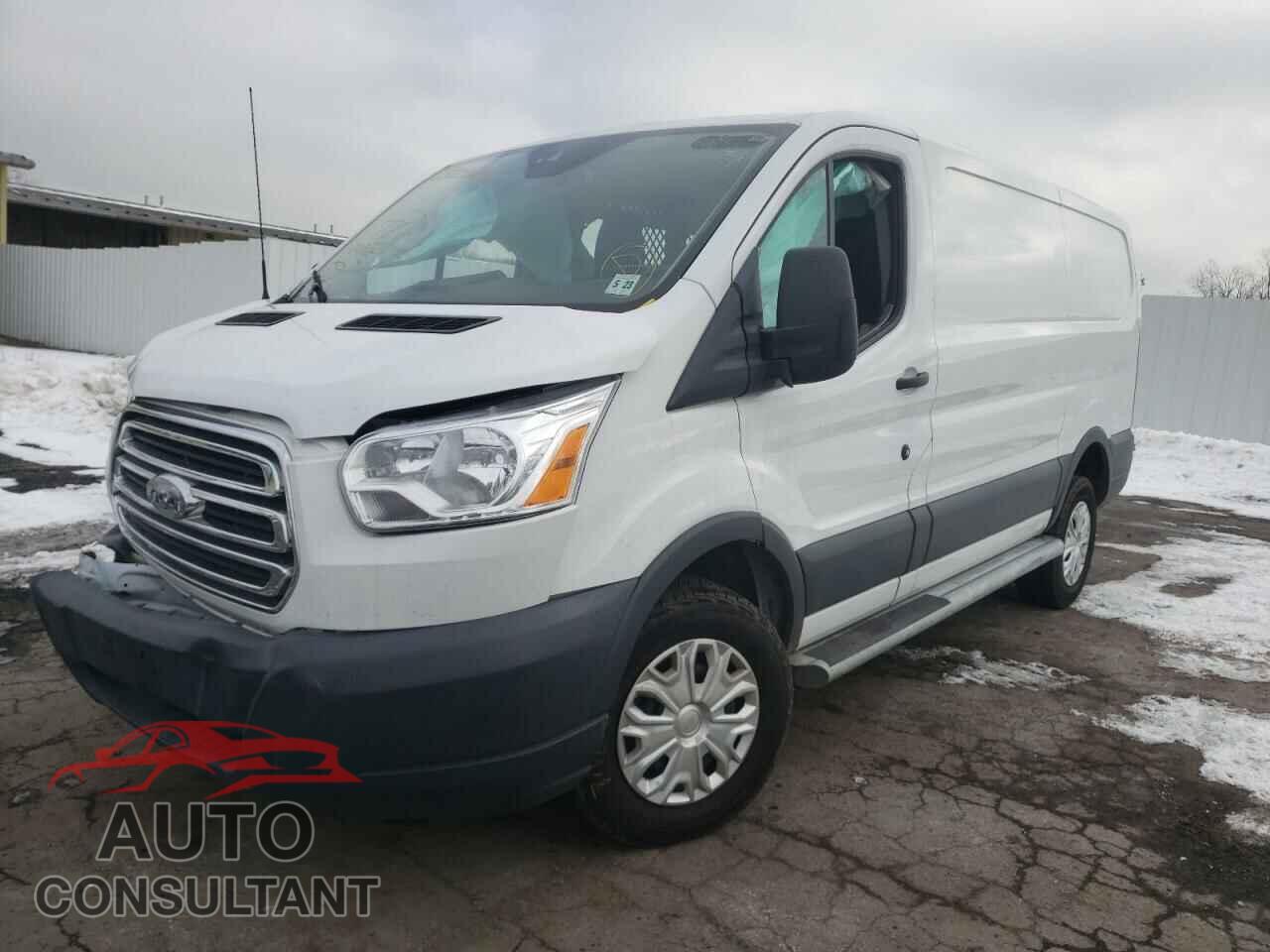 FORD TRANSIT CO 2018 - 1FTYR1YMXJKA99132