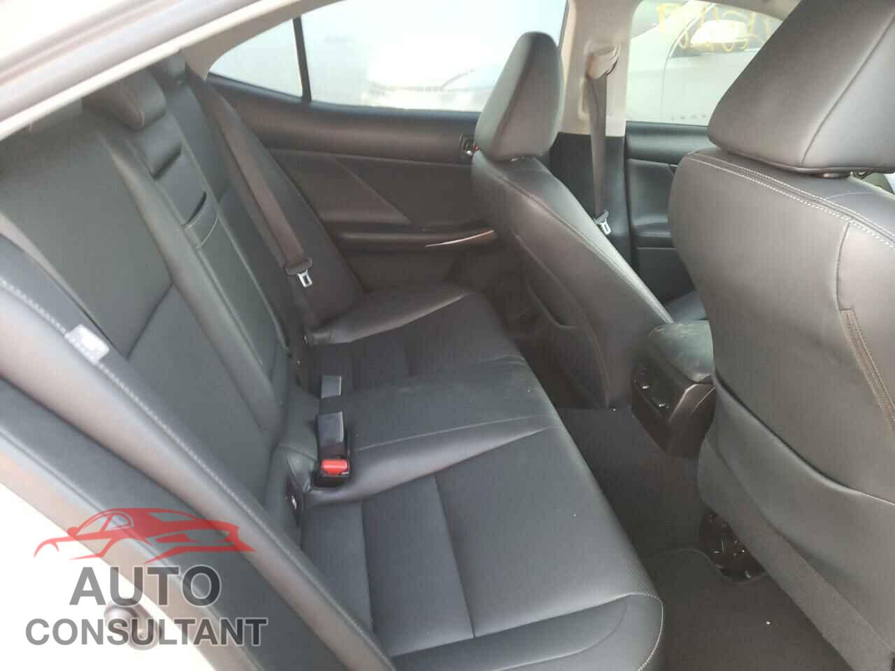 LEXUS IS 2016 - JTHBA1D27G5003254
