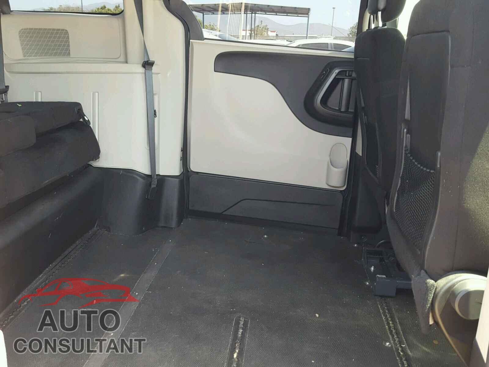 DODGE CARAVAN 2015 - 2C4RDGCG8FR556701