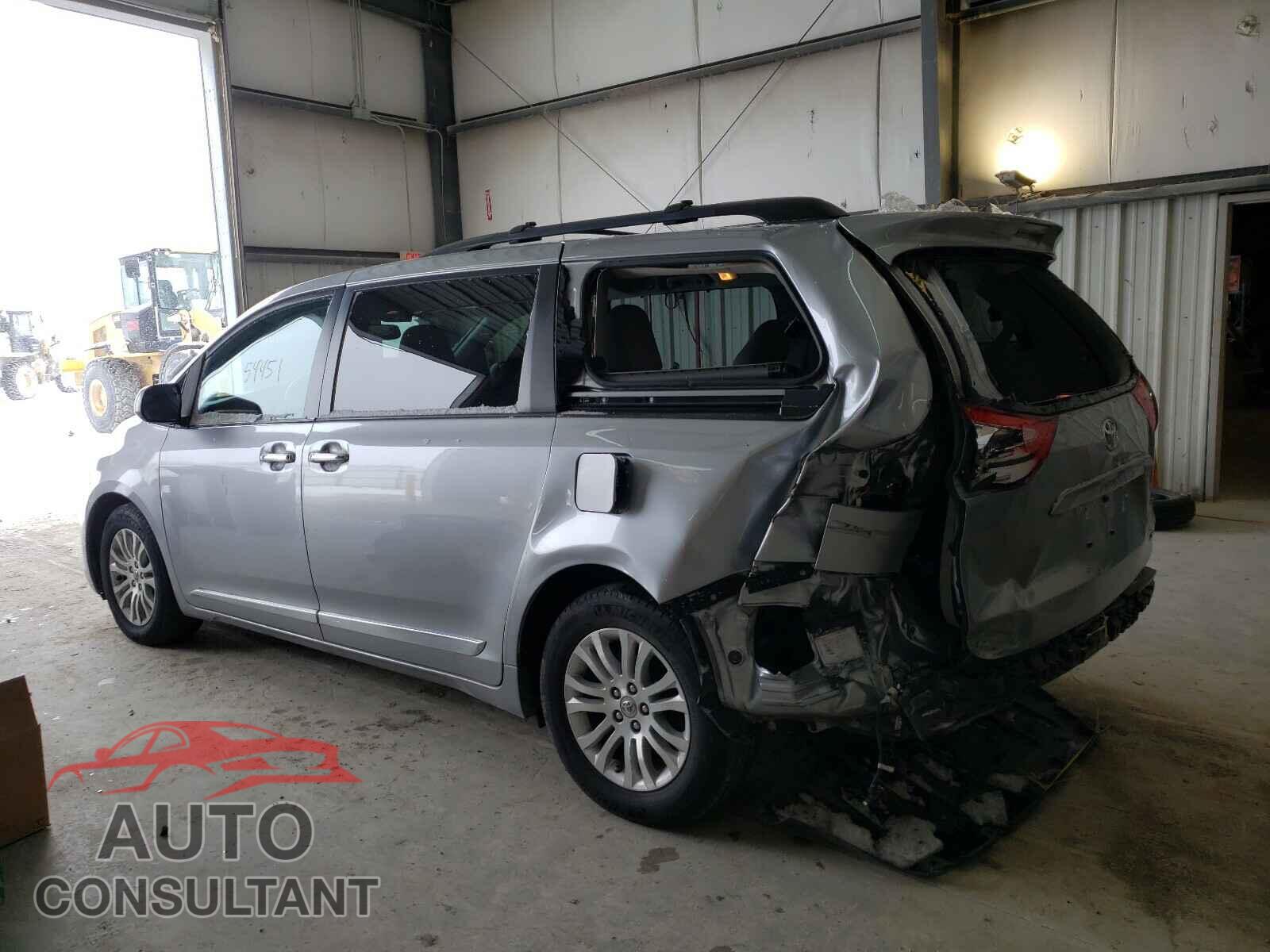 TOYOTA SIENNA 2017 - 5TDYZ3DC5HS856496