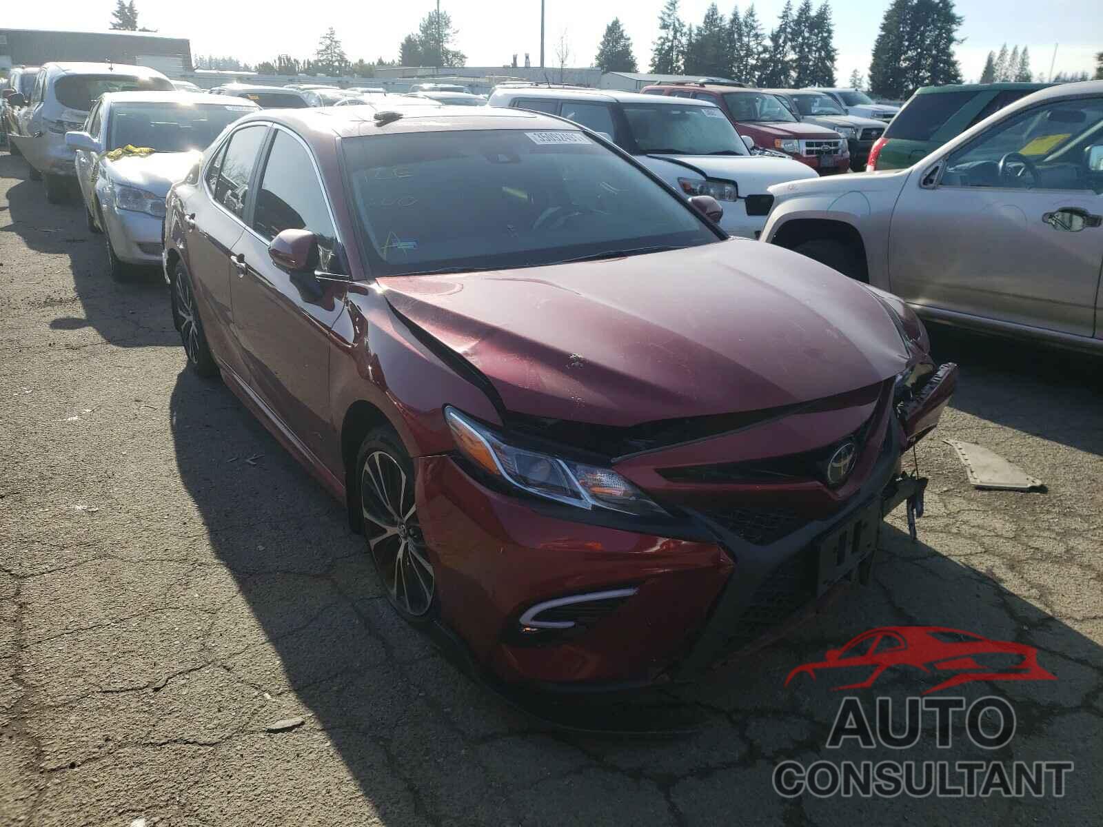 TOYOTA CAMRY 2018 - 4T1B11HK0JU650194