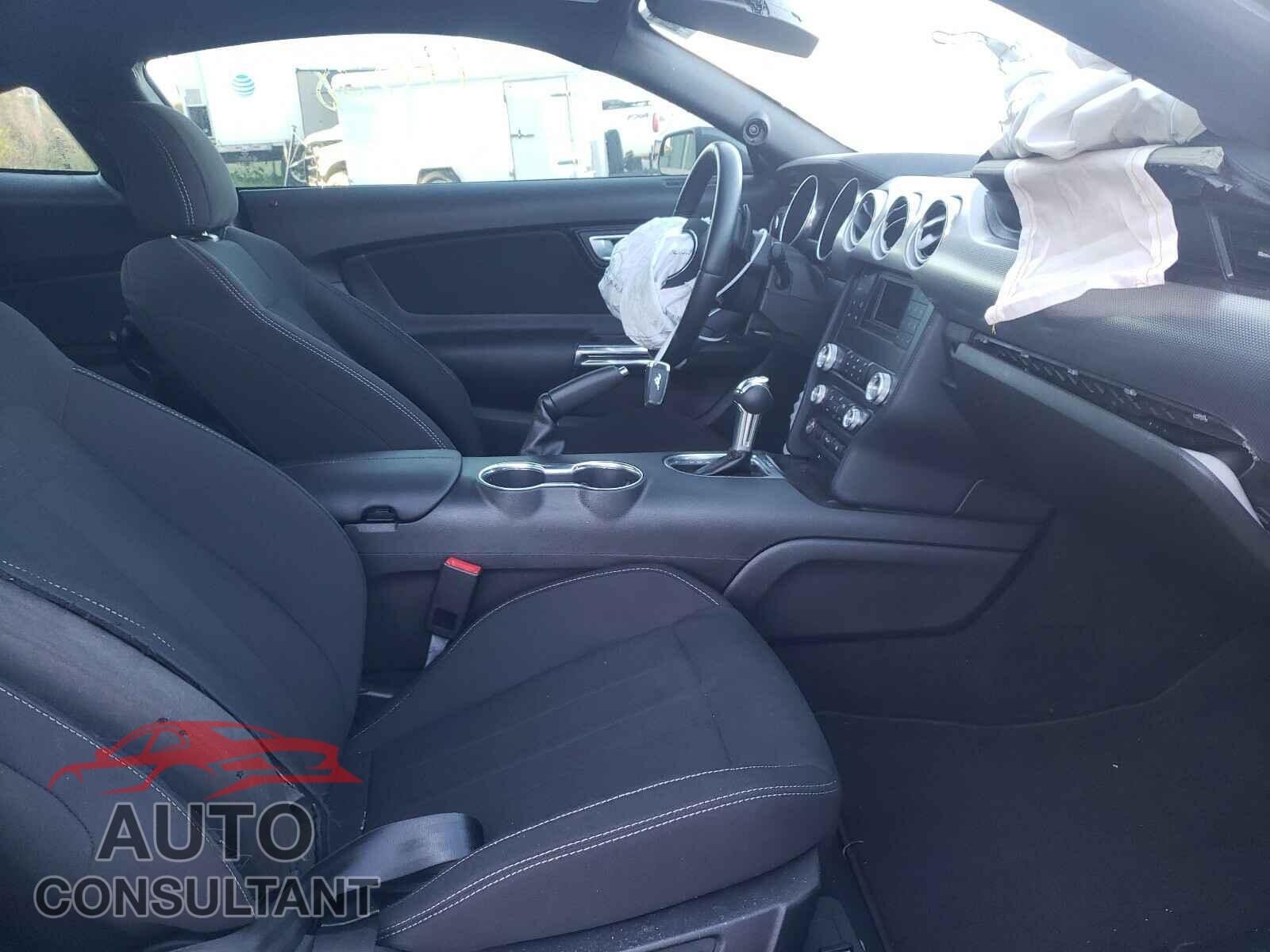 FORD MUSTANG 2019 - 1FA6P8CF2K5195437