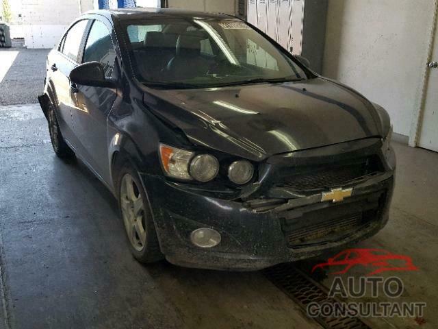 CHEVROLET SONIC 2015 - 1G1JE5SB1F4104539