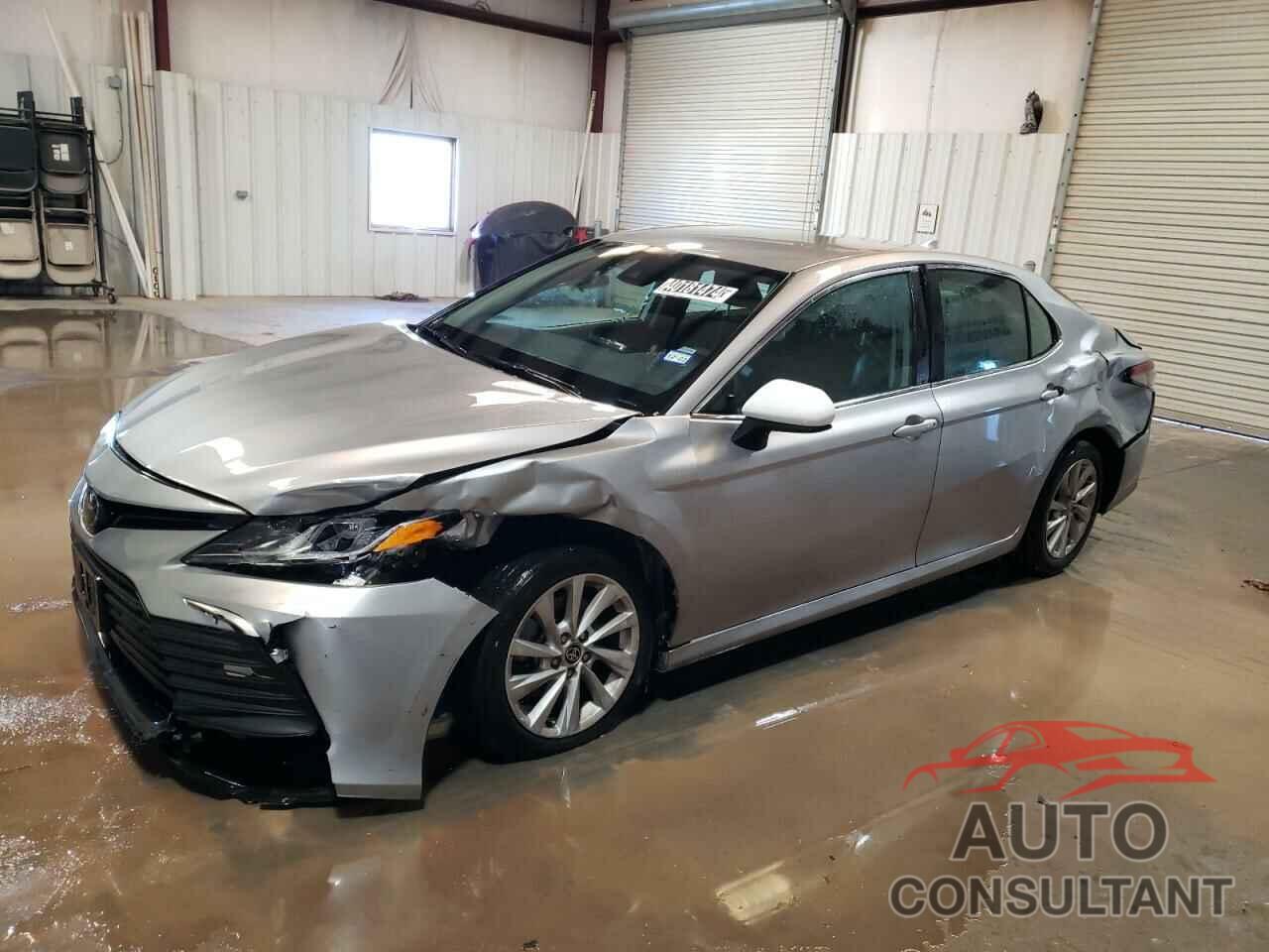 TOYOTA CAMRY 2022 - 4T1C11AK5NU648428