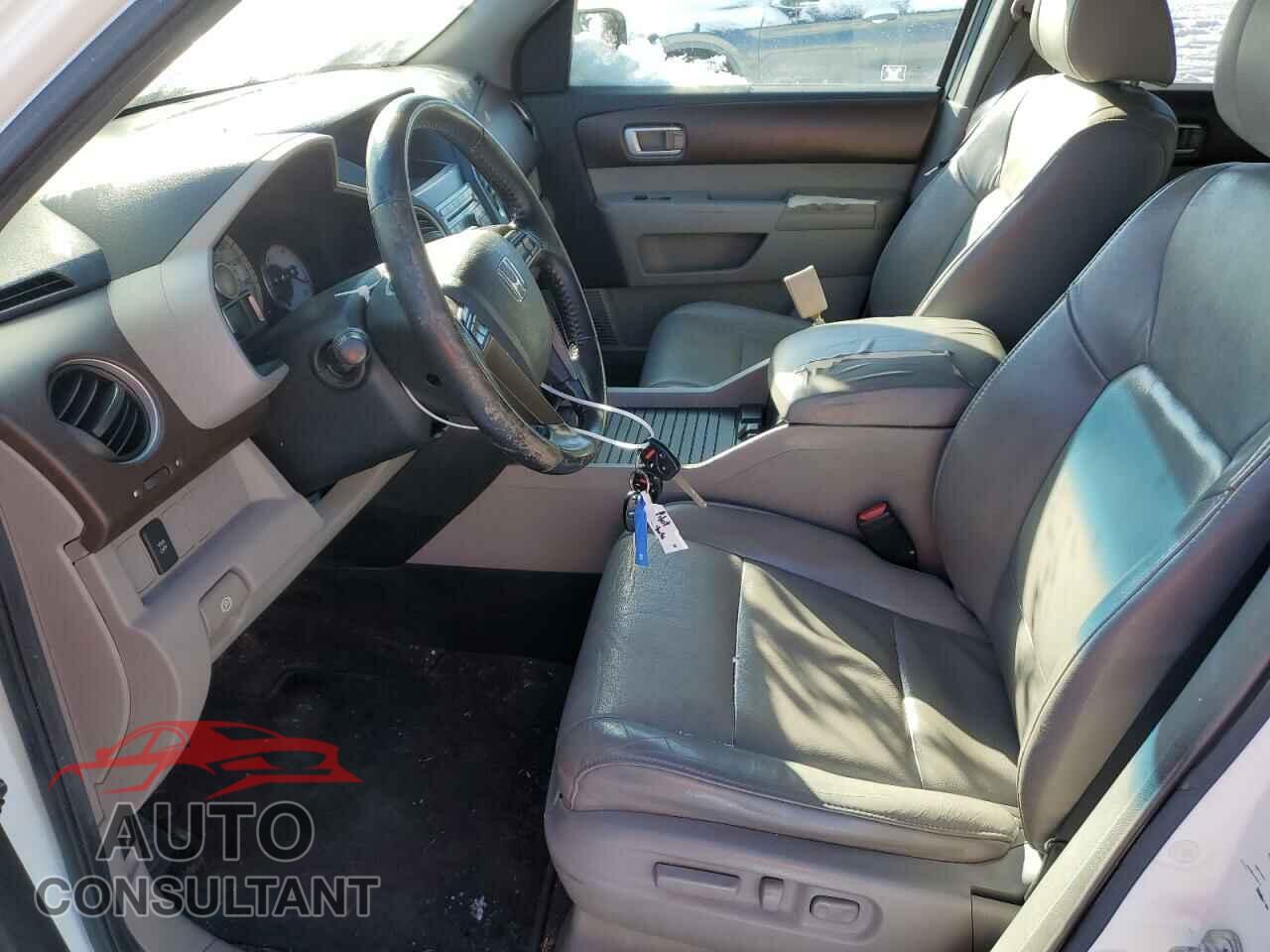 HONDA PILOT 2011 - 5FNYF4H68BB032619