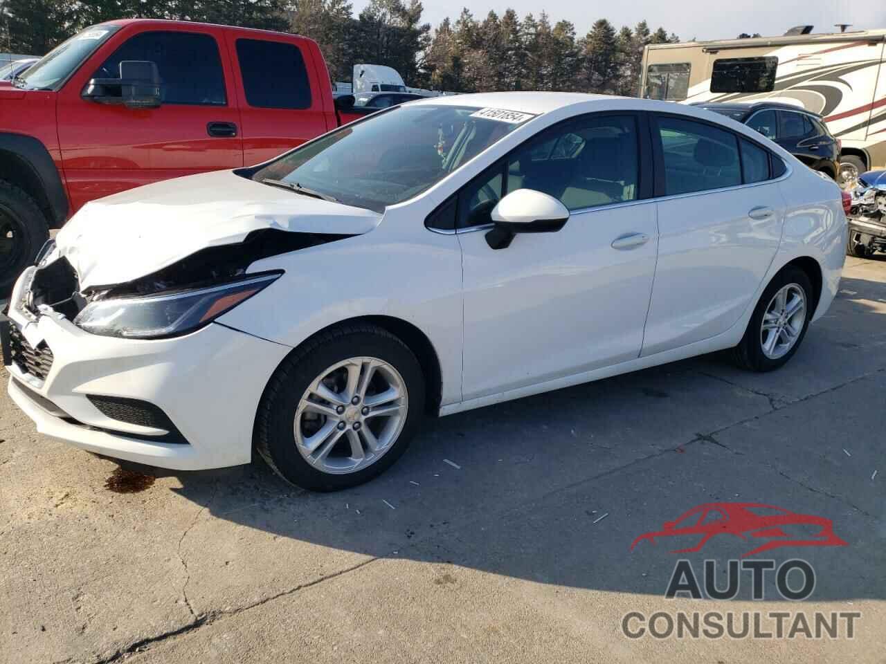 CHEVROLET CRUZE 2018 - 1G1BE5SM0J7241842