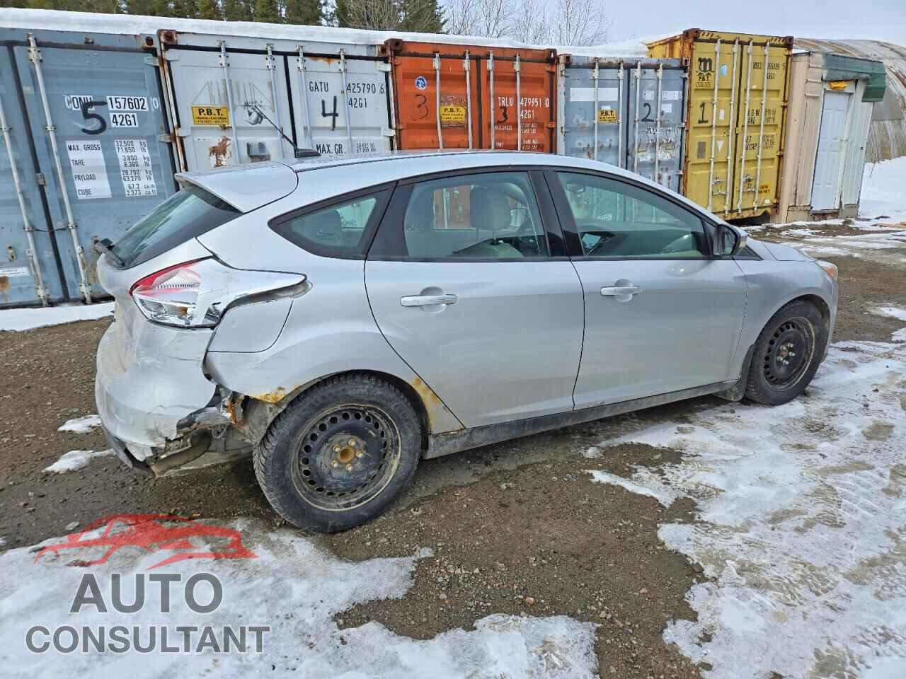 FORD FOCUS 2015 - 1FADP3K22FL257851