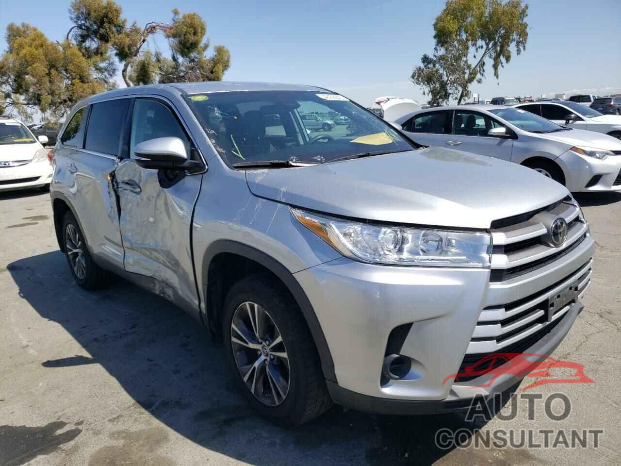 TOYOTA HIGHLANDER 2019 - 5TDBZRFH9KS944962