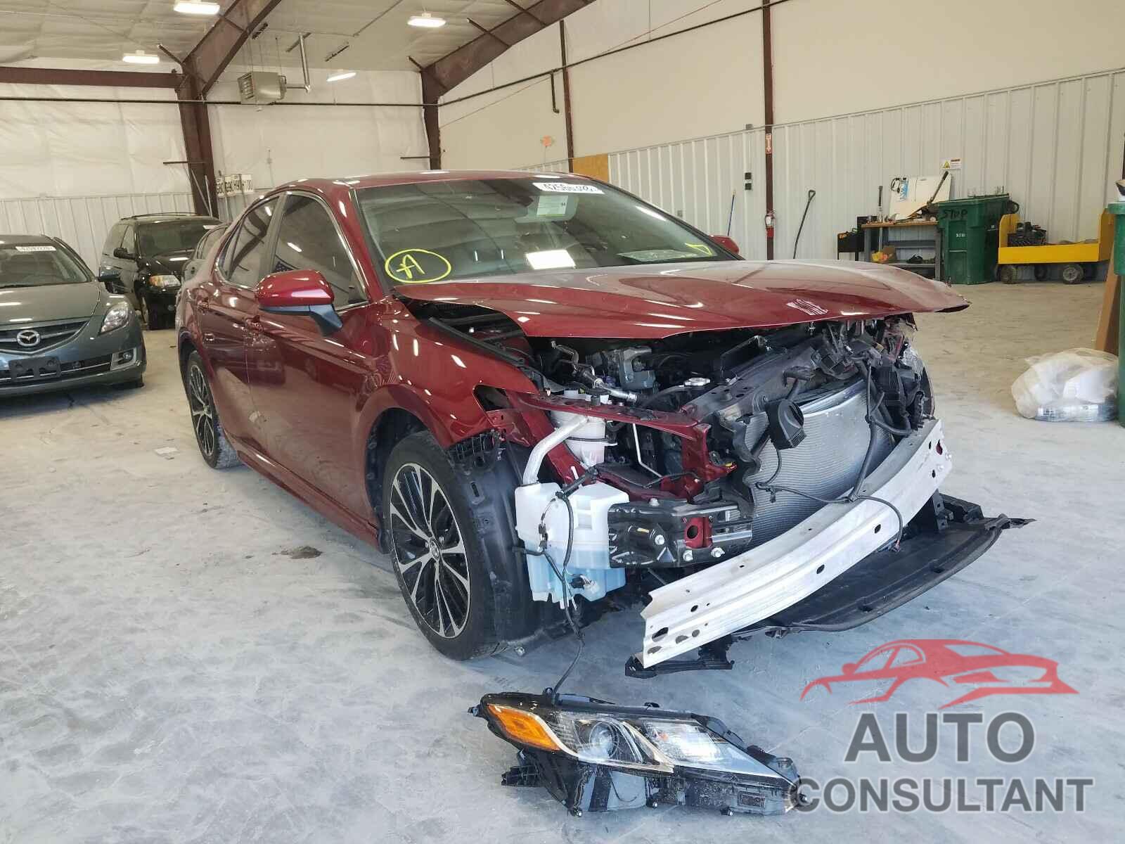 TOYOTA CAMRY 2018 - 4T1B11HK7JU515990