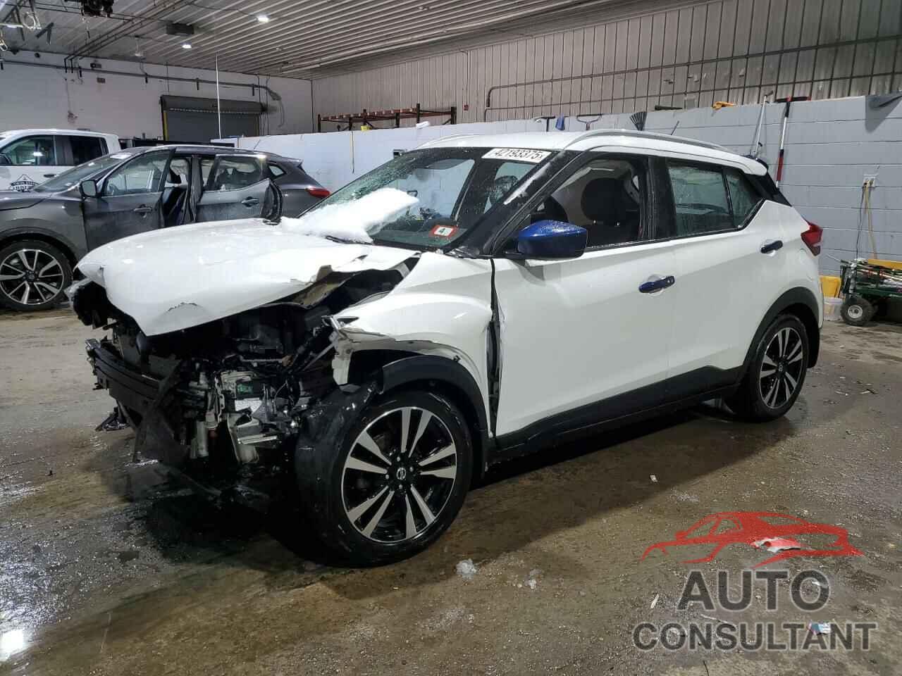 NISSAN KICKS 2018 - 3N1CP5CU8JL516599