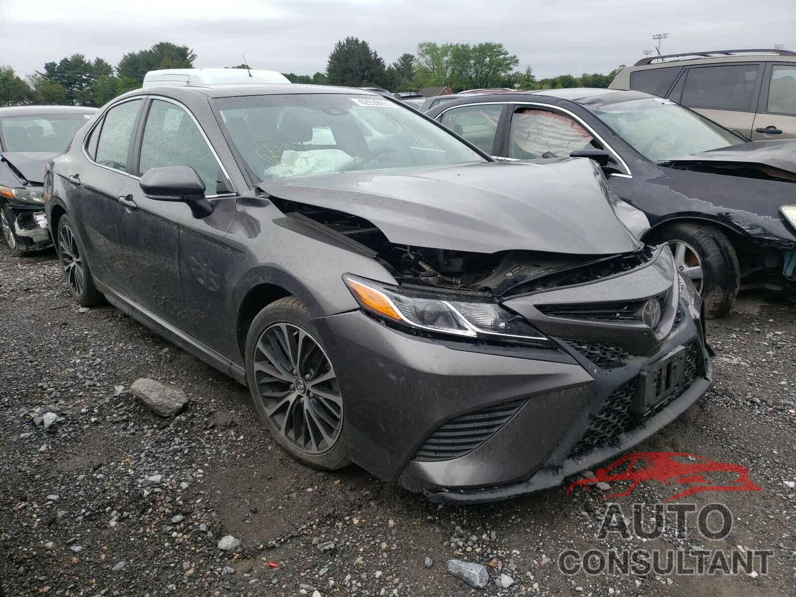 TOYOTA CAMRY 2018 - 4T1B11HK0JU037668