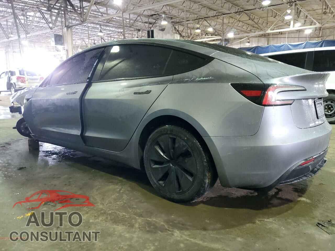 TESLA MODEL 3 2025 - 5YJ3E1EA1SF925543