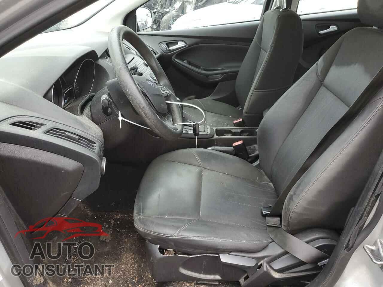 FORD FOCUS 2015 - 1FADP3F20FL383894