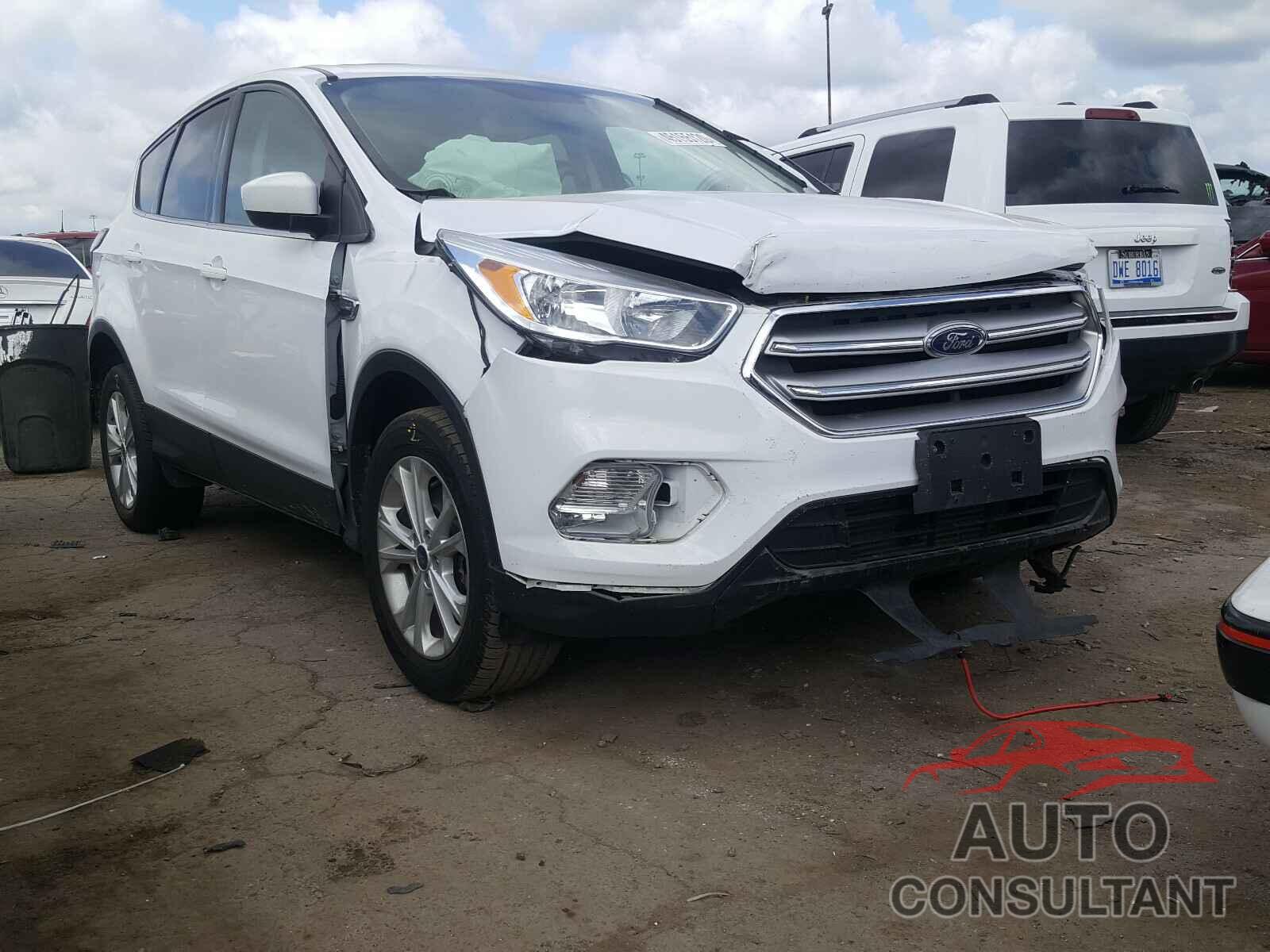 FORD ESCAPE 2017 - 1FMCU9G90HUC52891