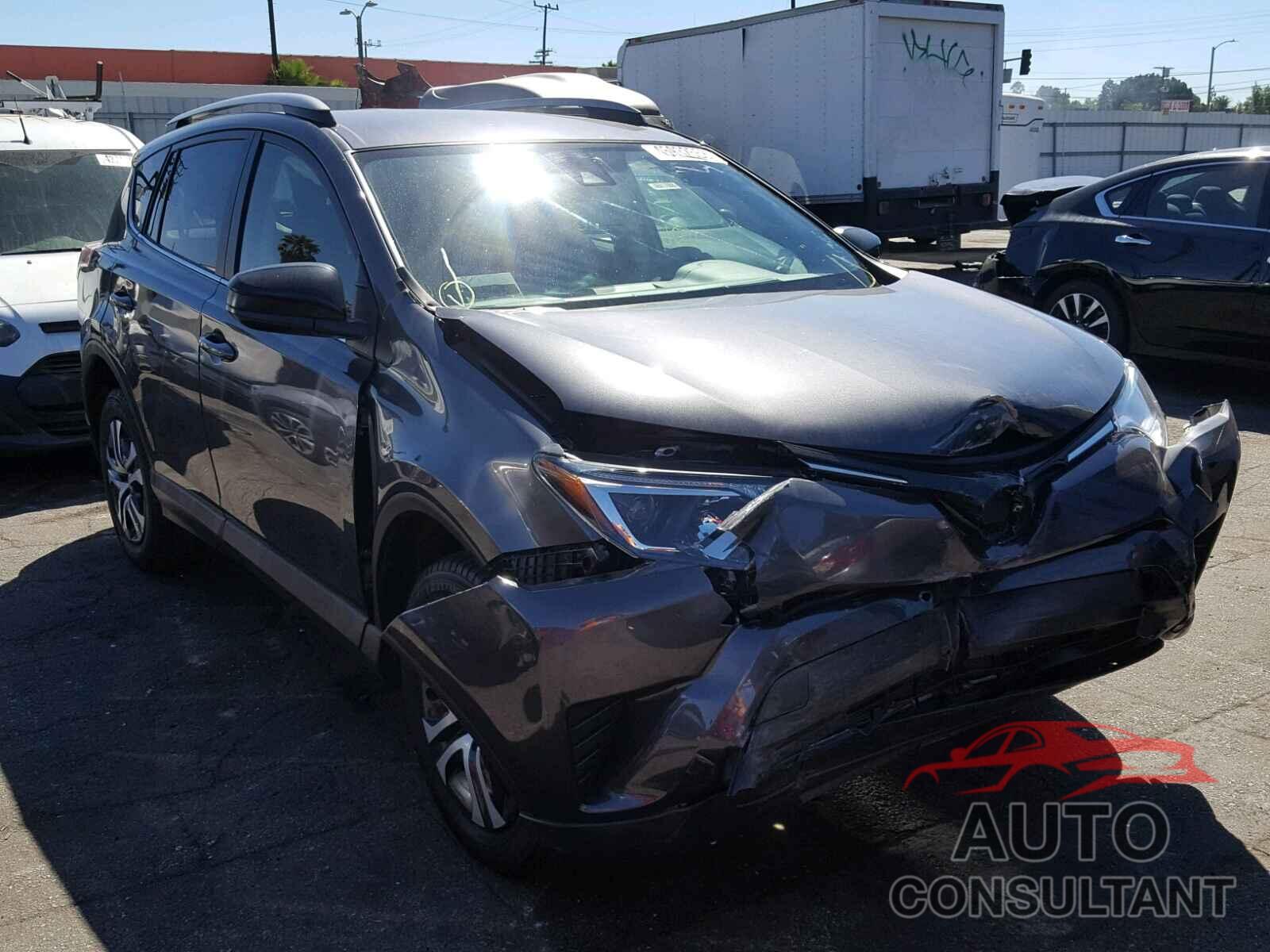 TOYOTA RAV4 LE 2018 - JTMZFREV1JJ727867