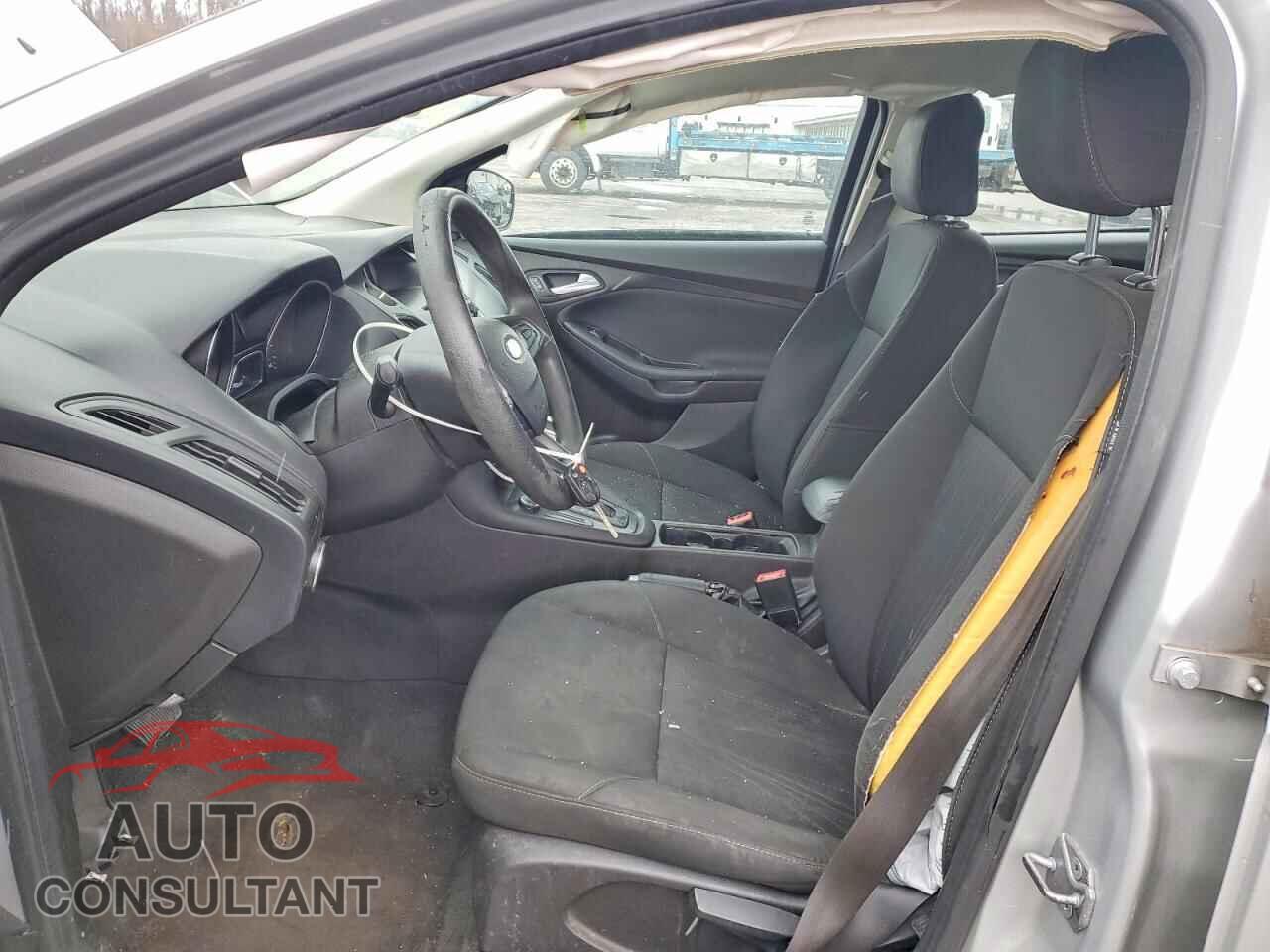 FORD FOCUS 2016 - 1FADP3F24GL268636