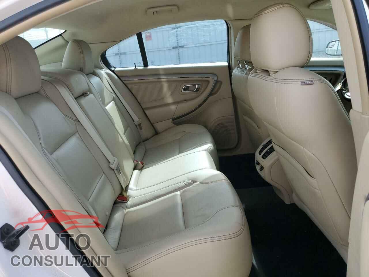 FORD TAURUS 2017 - 1FAHP2E80HG127784