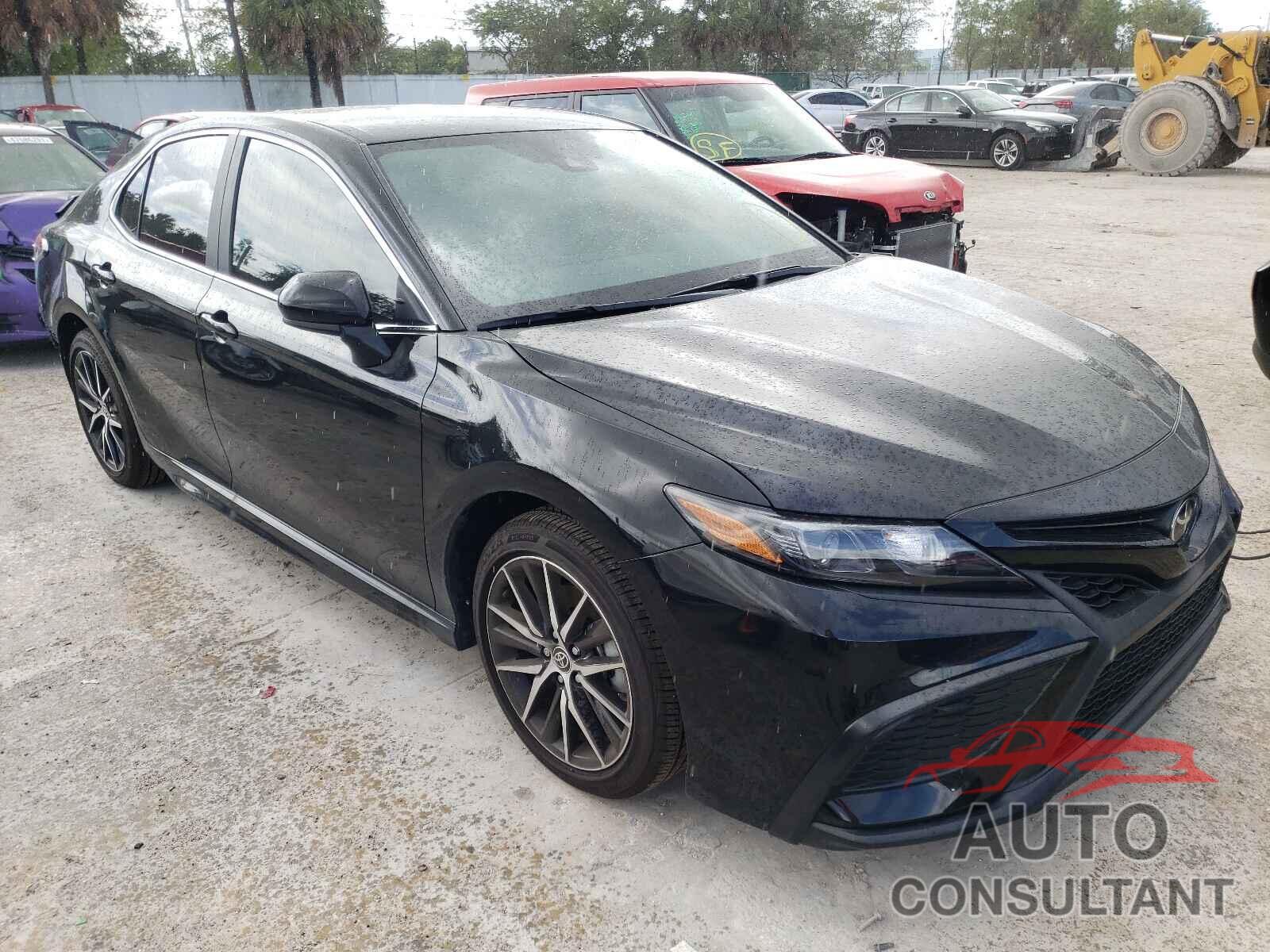 TOYOTA CAMRY 2021 - 4T1G11AK2MU448929