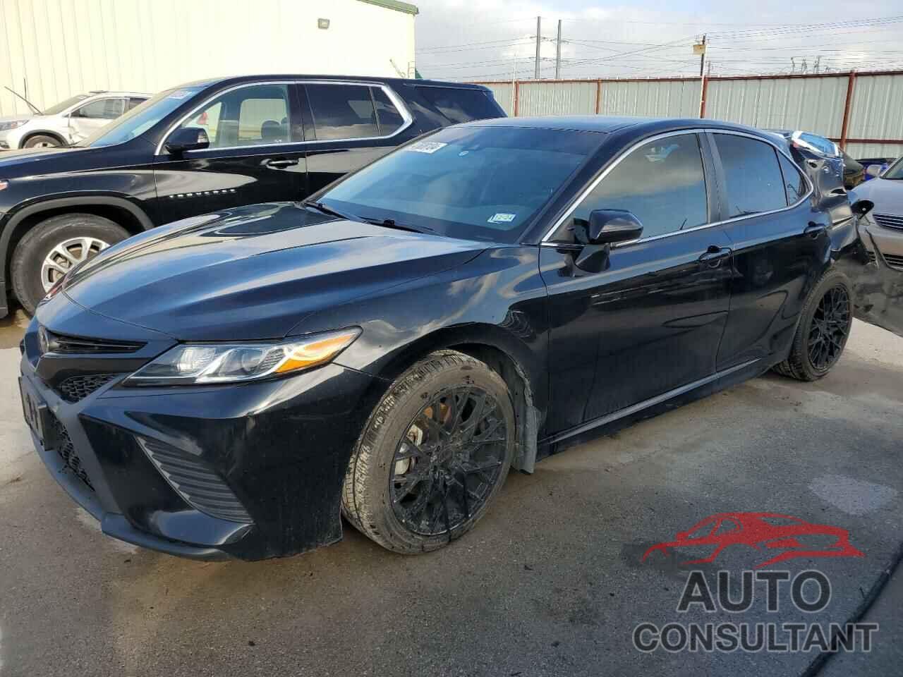 TOYOTA CAMRY 2018 - 4T1B11HK5JU059942