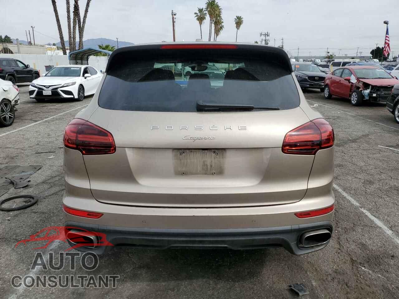 PORSCHE CAYENNE 2016 - WP1AA2A29GKA14540