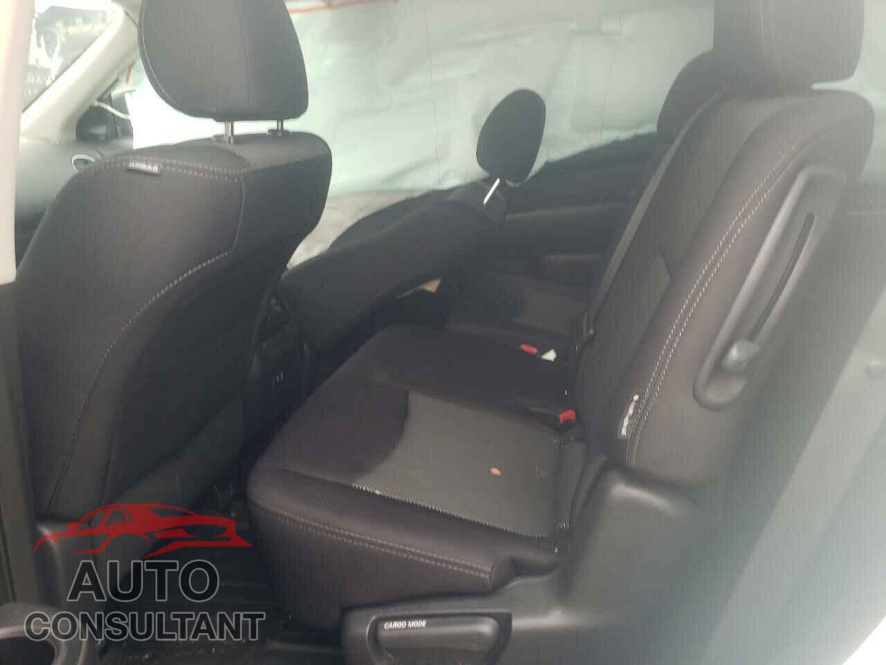 NISSAN PATHFINDER 2019 - 5N1DR2MM6KC604049