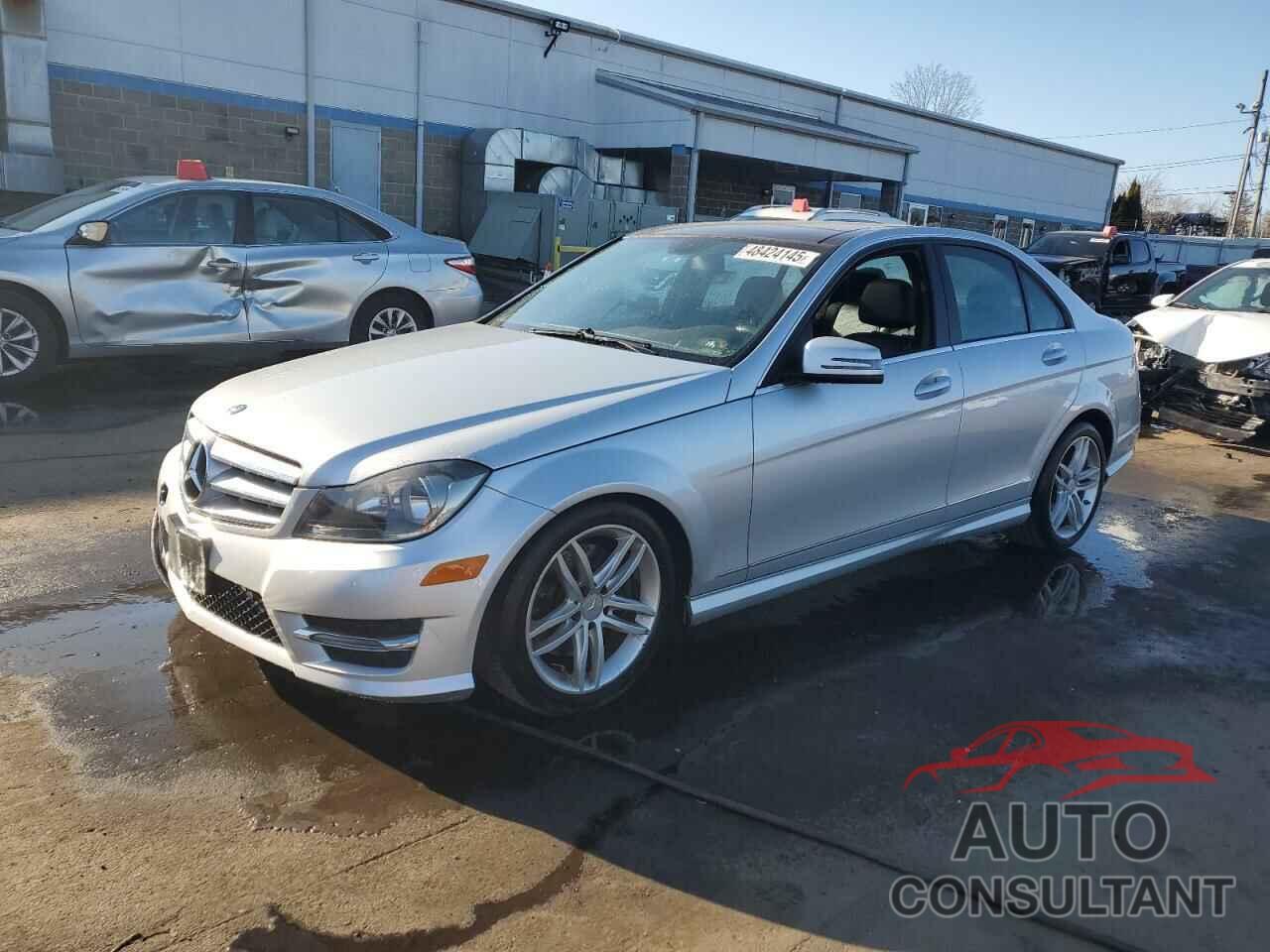 MERCEDES-BENZ C-CLASS 2013 - WDDGF8AB2DG048565