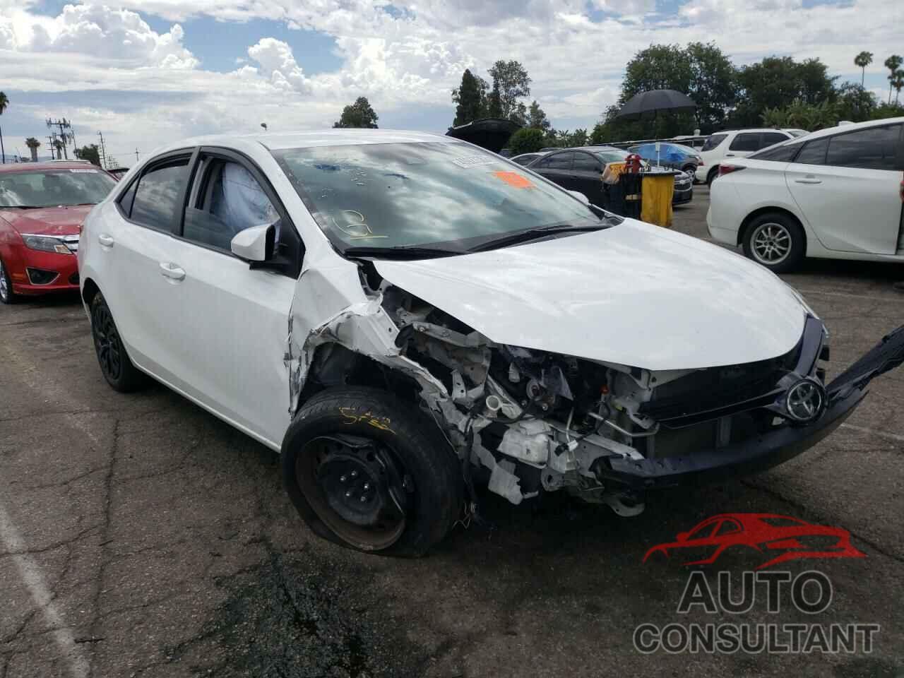 TOYOTA COROLLA 2018 - 5YFBURHEXJP831448