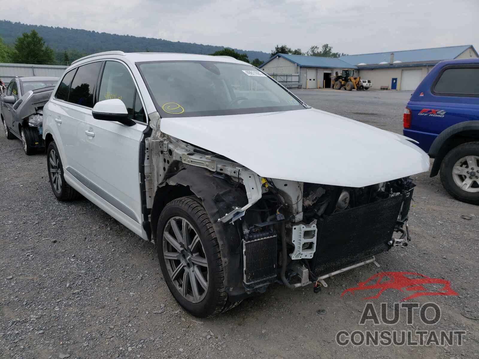 AUDI Q7 2018 - WA1VAAF7XJD017583