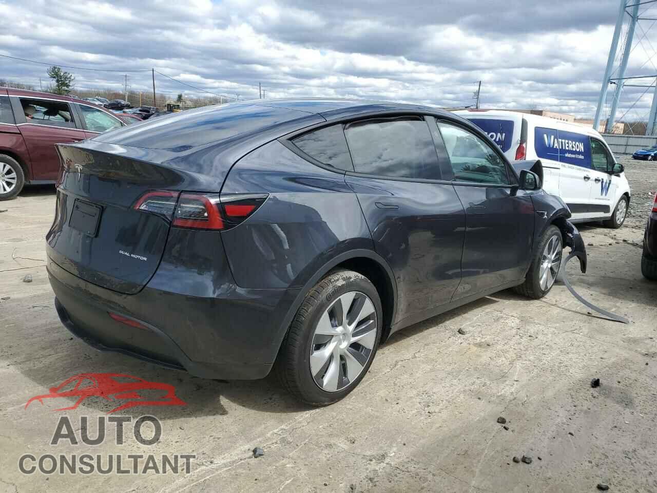 TESLA MODEL Y 2024 - 7SAYGDEE8RF990536