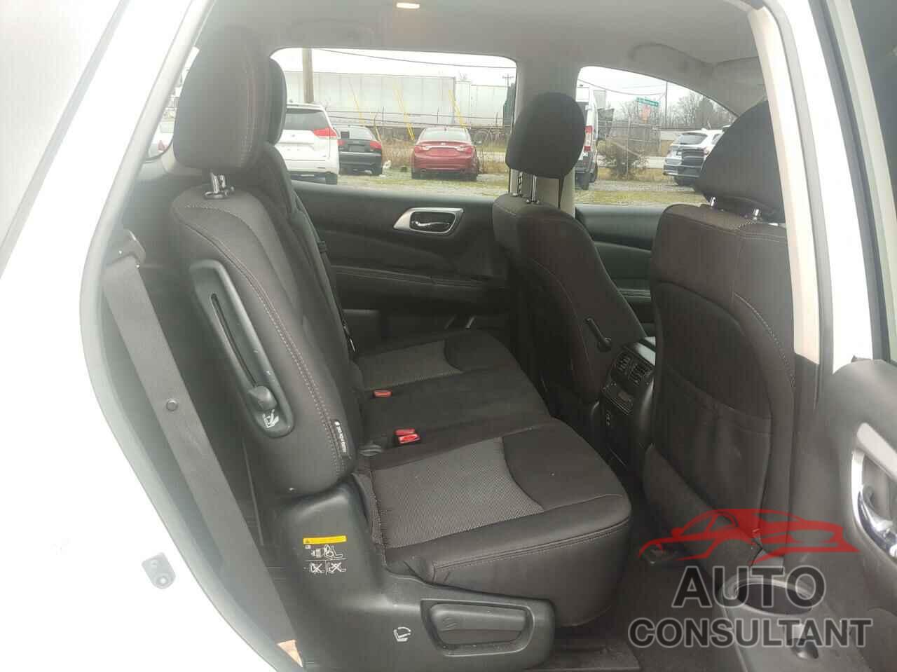 NISSAN PATHFINDER 2018 - 5N1DR2MM3JC643275