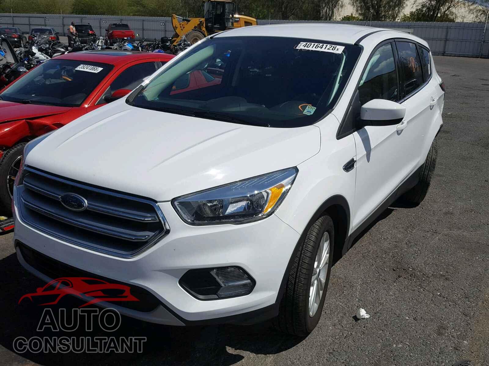 FORD ESCAPE SE 2017 - 1FMCU9GD3HUD42458