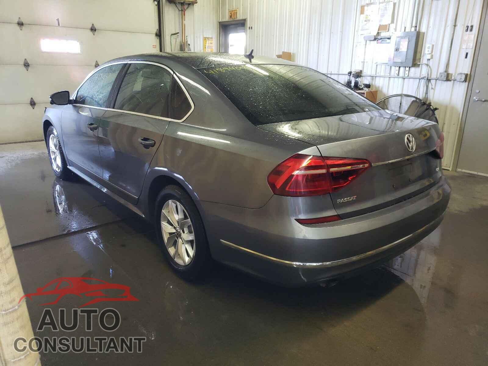 VOLKSWAGEN PASSAT 2017 - 1VWAT7A36HC030026