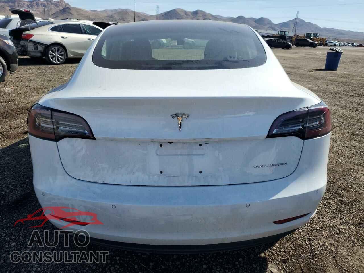 TESLA MODEL 3 2018 - 5YJ3E1EB4JF111717