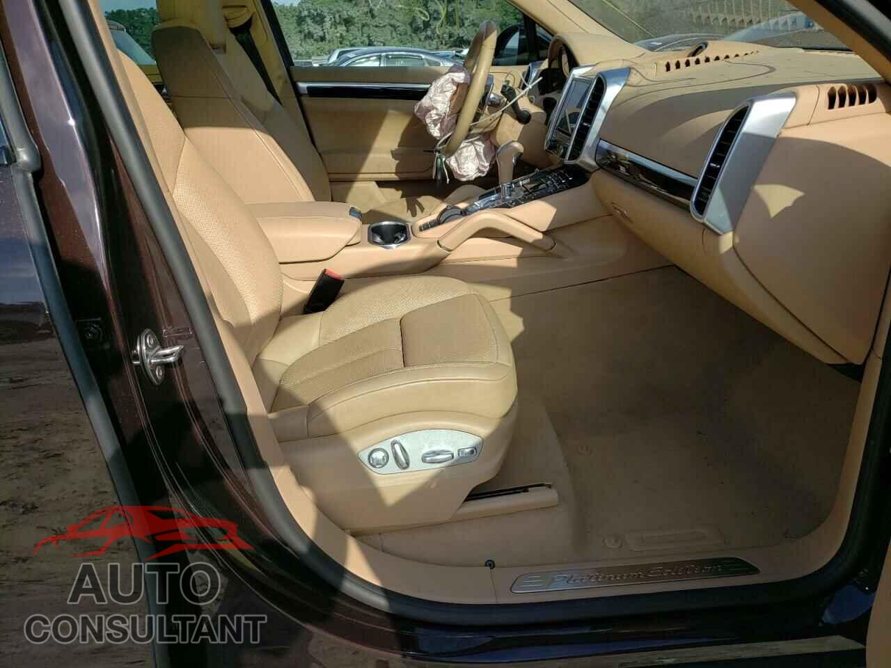 PORSCHE CAYENNE 2017 - WP1AA2A25HKA84859