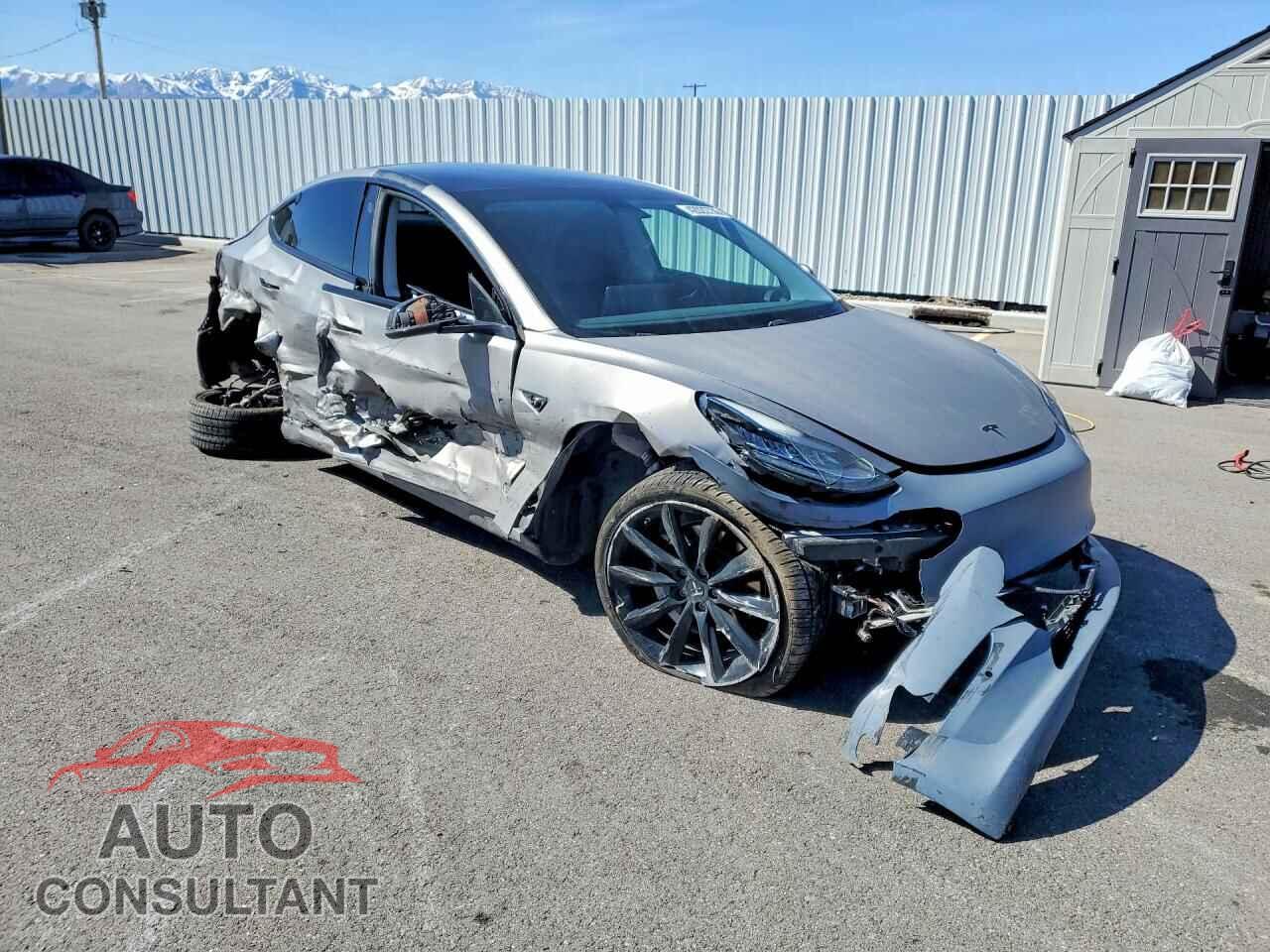 TESLA MODEL 3 2018 - 5YJ3E1EB5JF070689