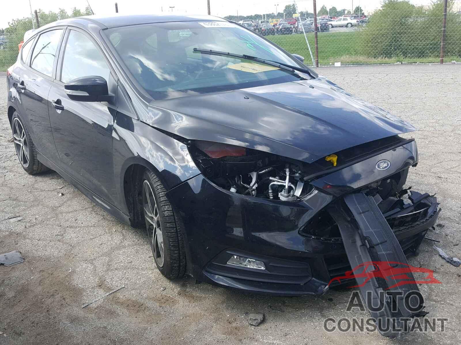 FORD FOCUS 2018 - 1FADP3L96JL289500