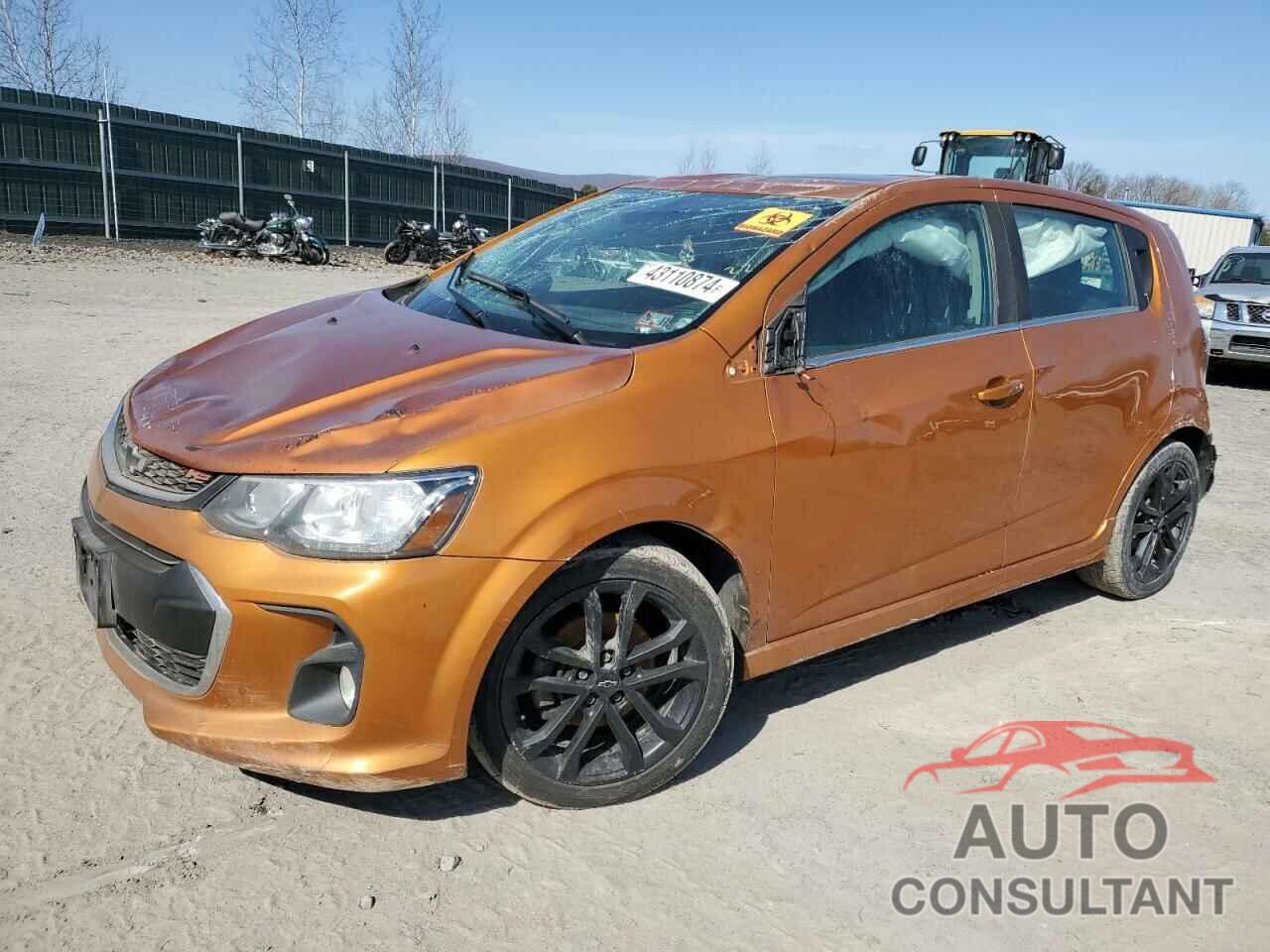 CHEVROLET SONIC 2018 - 1G1JC6SB3J4102165