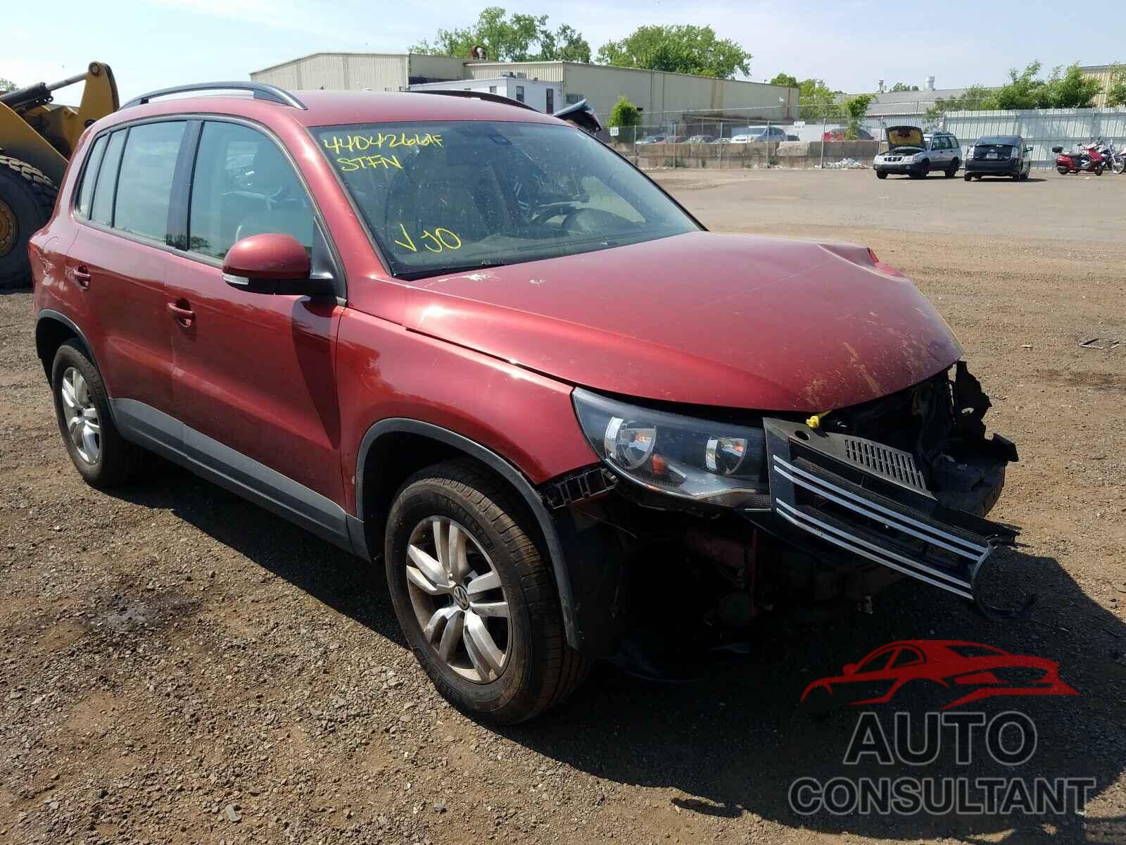 VOLKSWAGEN TIGUAN 2016 - WVGBV7AX7GW033515