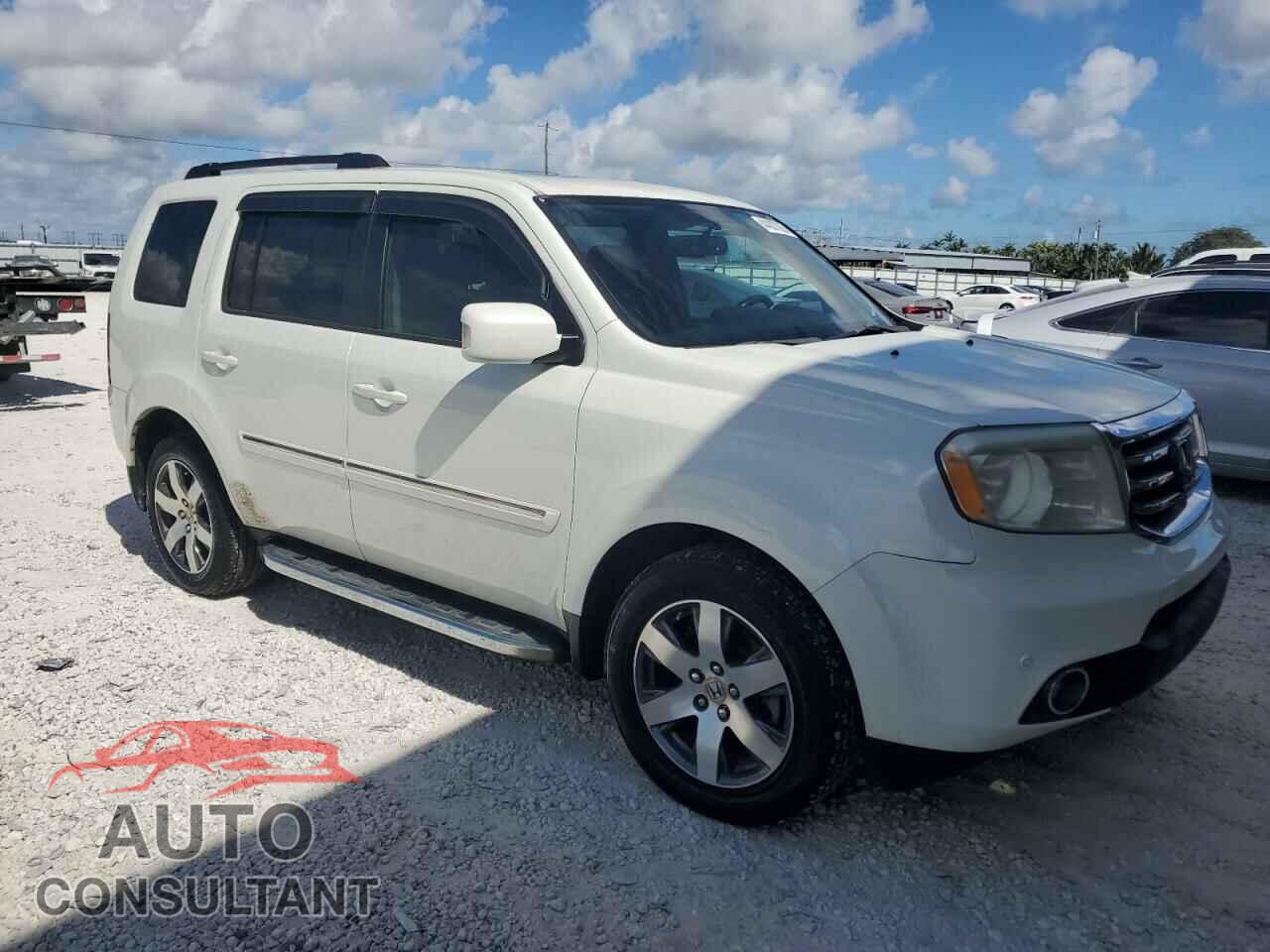 HONDA PILOT 2013 - 5FNYF3H96DB008519