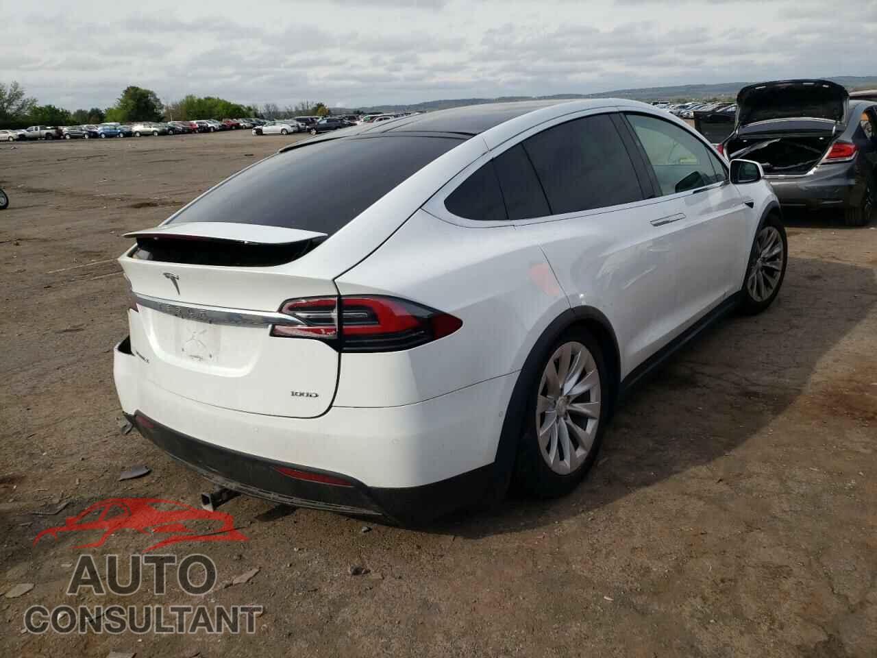 TESLA MODEL X 2018 - 5YJXCBE21JF116810