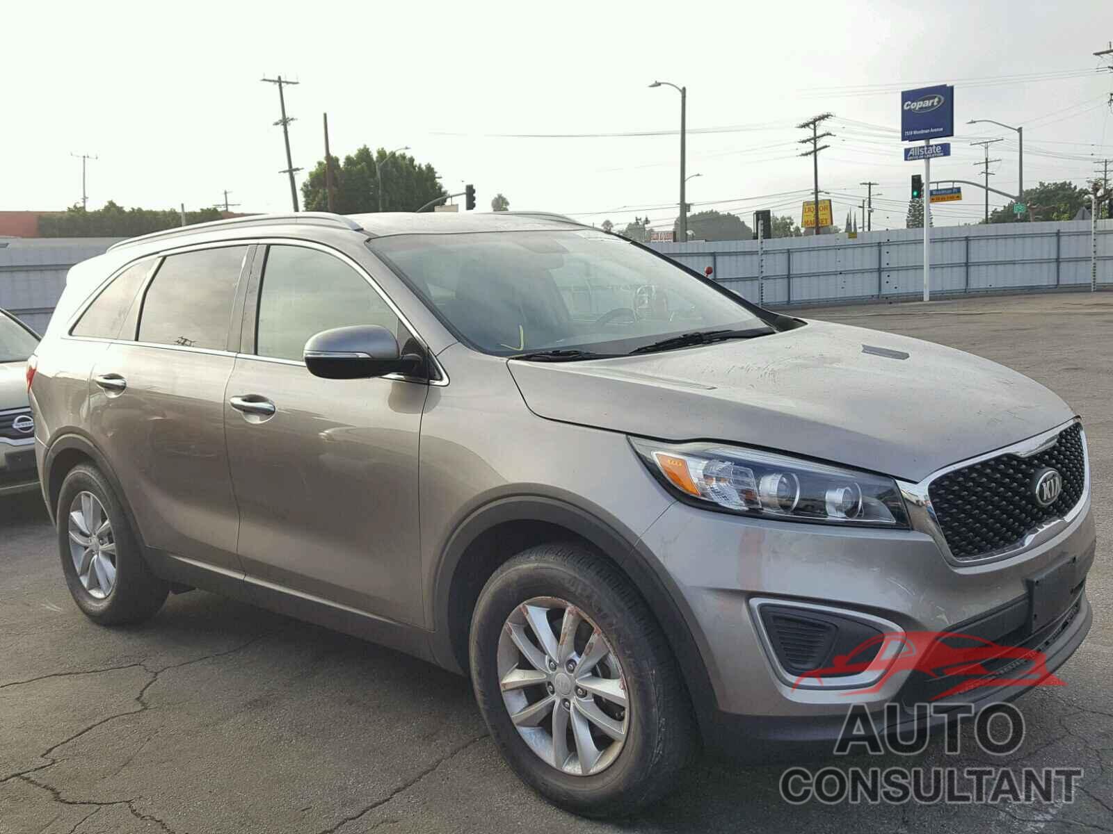 KIA SORENTO LX 2017 - 5XYPG4A32HG246189